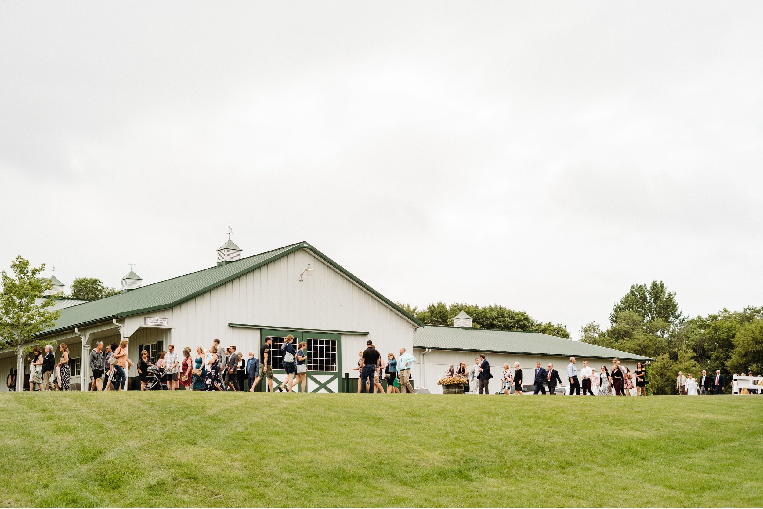 124_Steidl-Wedding-802_creek_Summer_minnesota_alexandria_wedding_winery_carlos.jpg