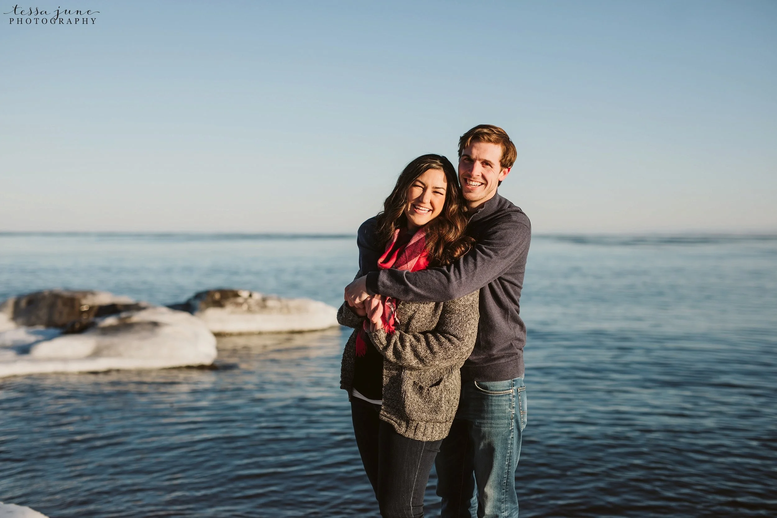 winter-duluth-engagement-at-park-pointe-snow-aly-alex-4.jpg