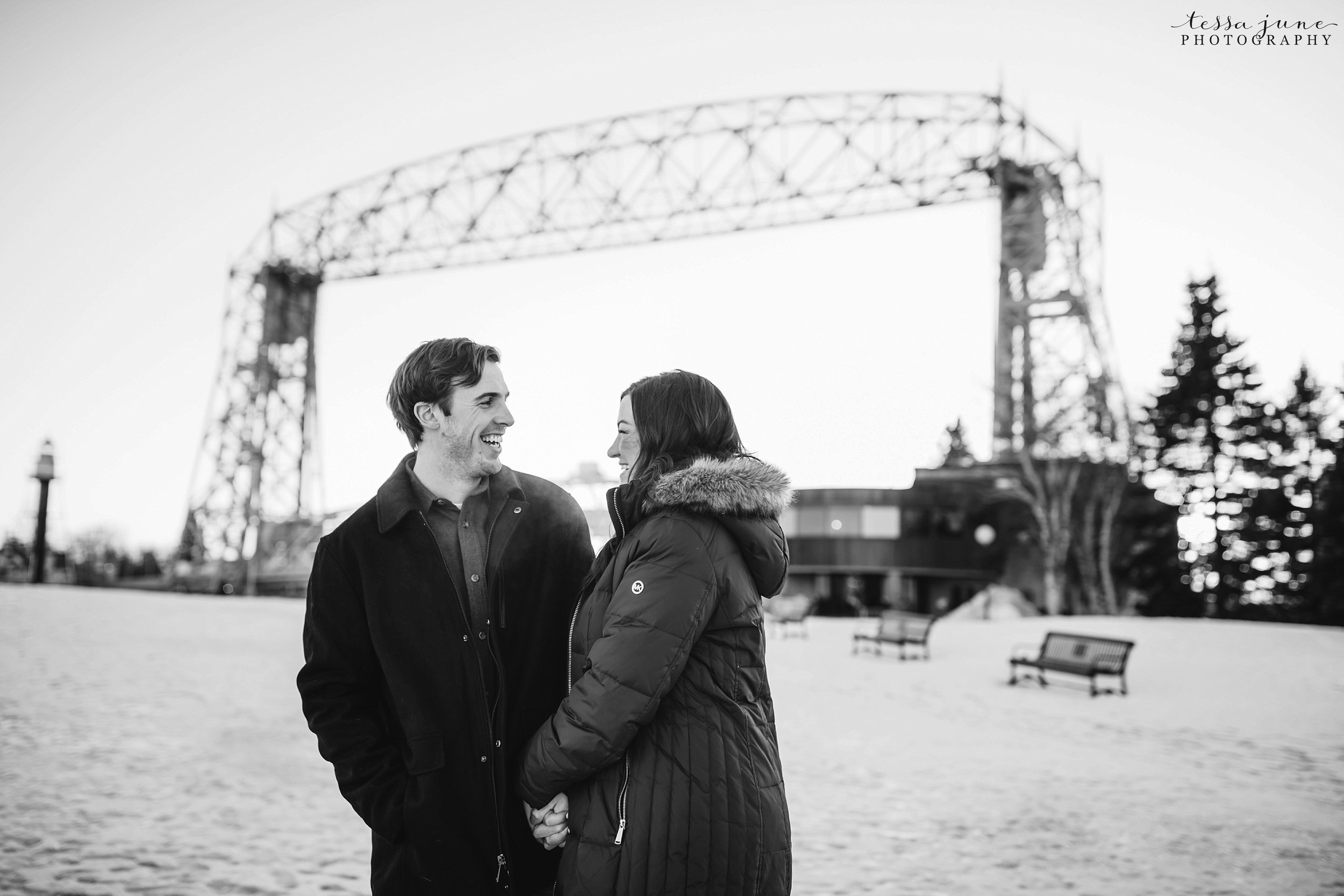 winter-duluth-engagement-at-park-pointe-snow-aly-alex-35.jpg