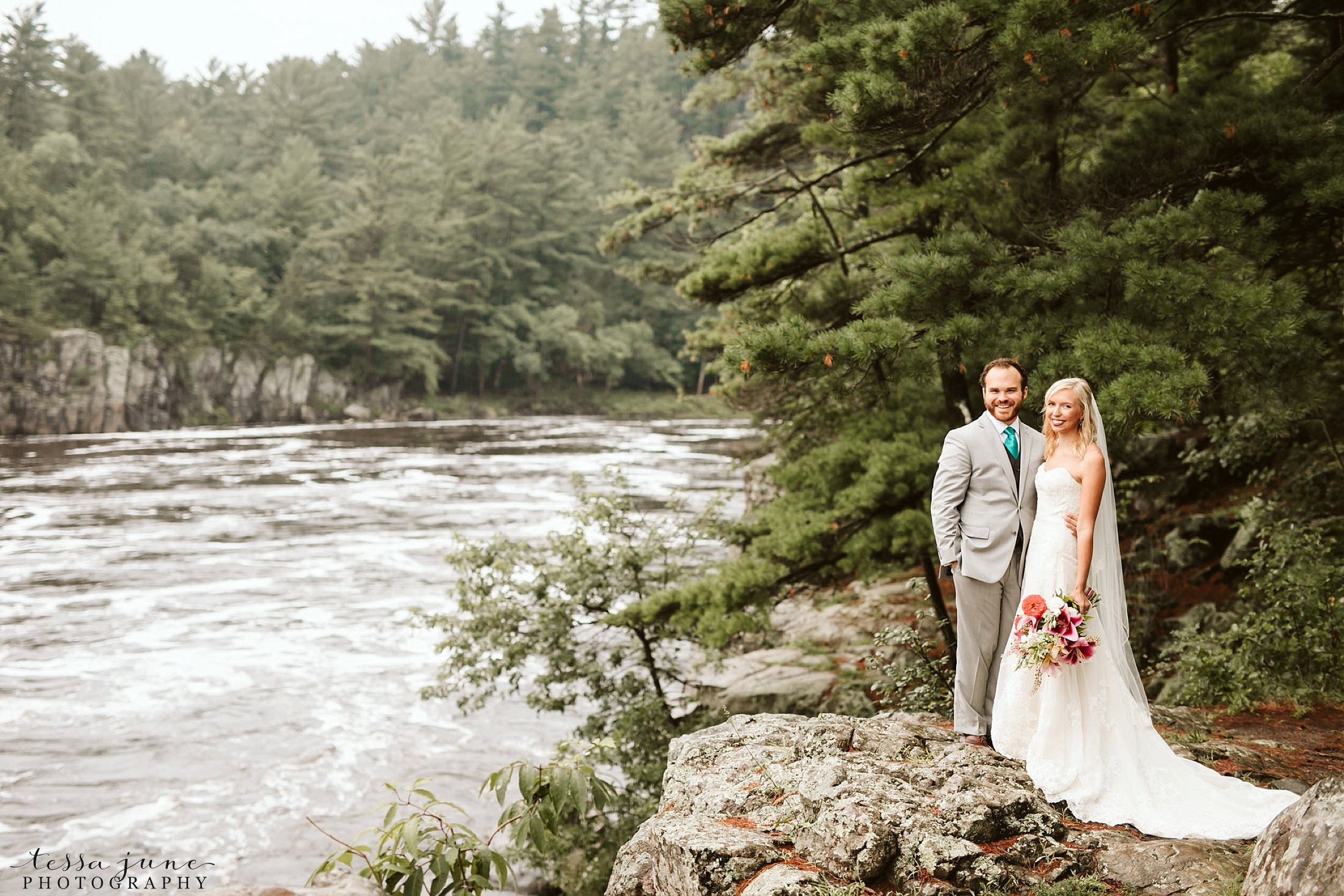 taylors-falls-rainy-elopement-wedding-interstate-state-park-1.jpg