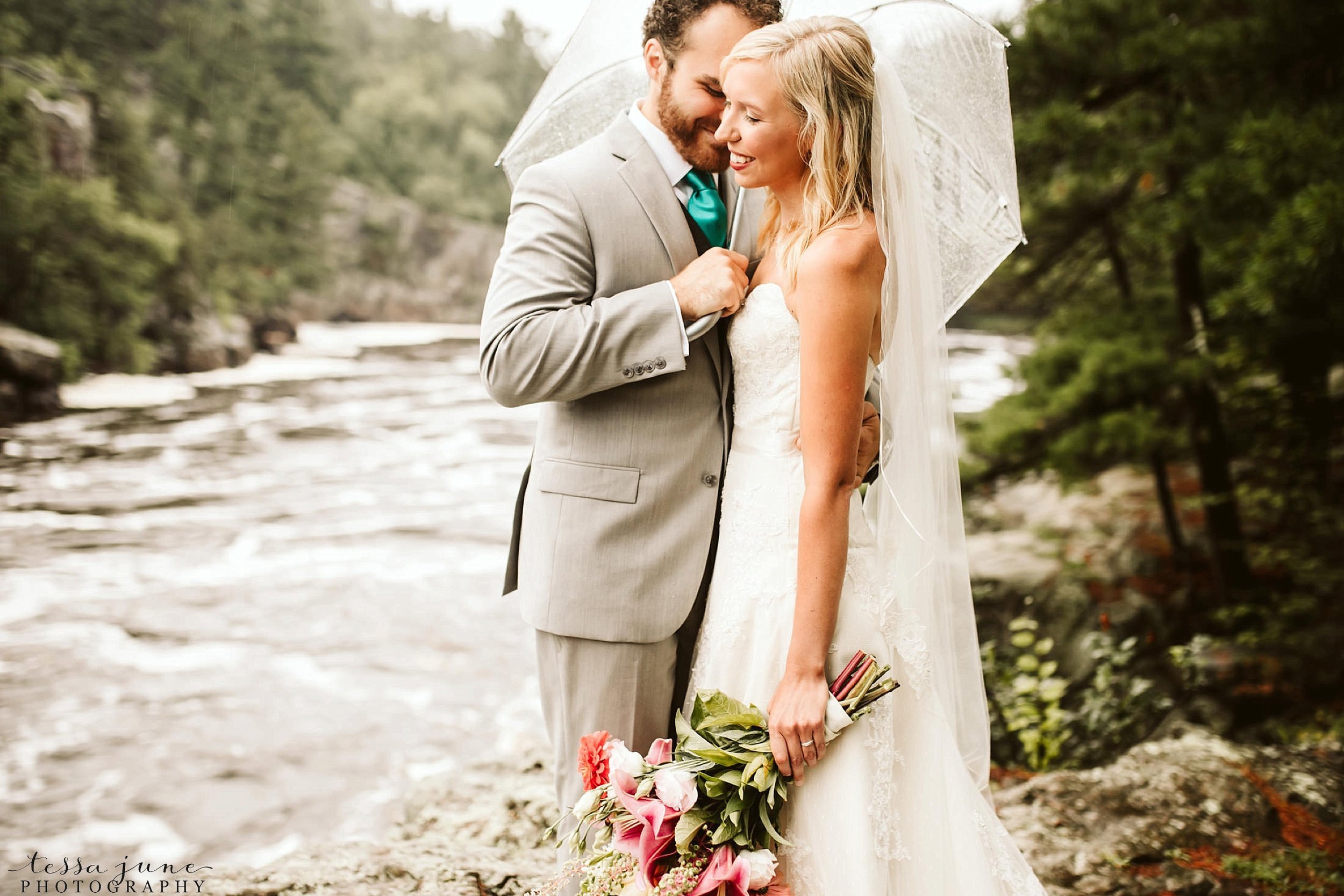 taylors-falls-rainy-elopement-wedding-interstate-state-park-4.jpg