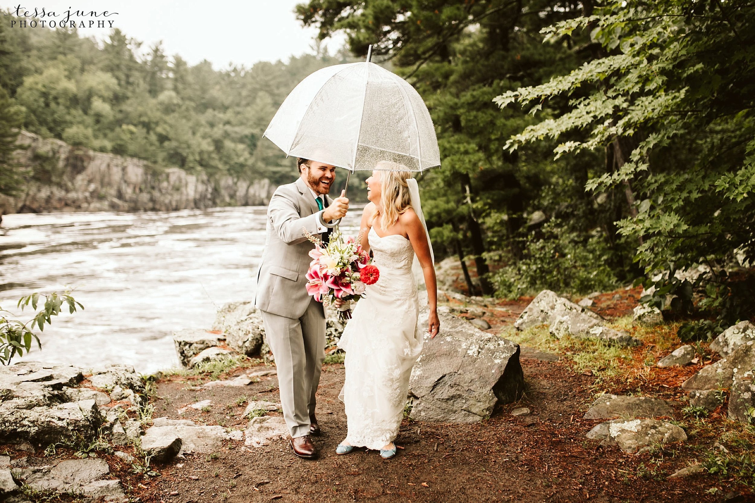 taylors-falls-rainy-elopement-wedding-interstate-state-park-6.jpg