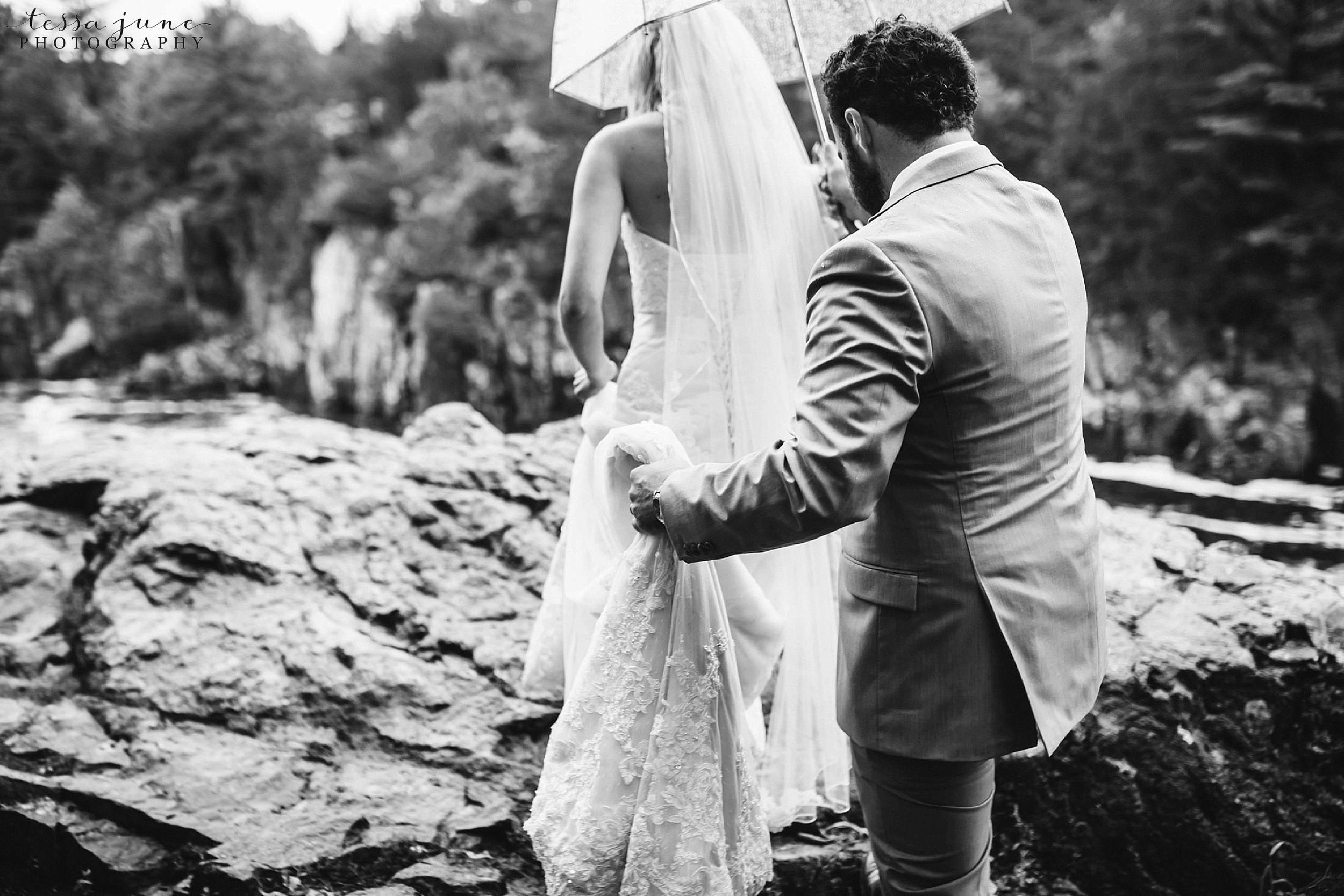 taylors-falls-rainy-elopement-wedding-interstate-state-park-7.jpg