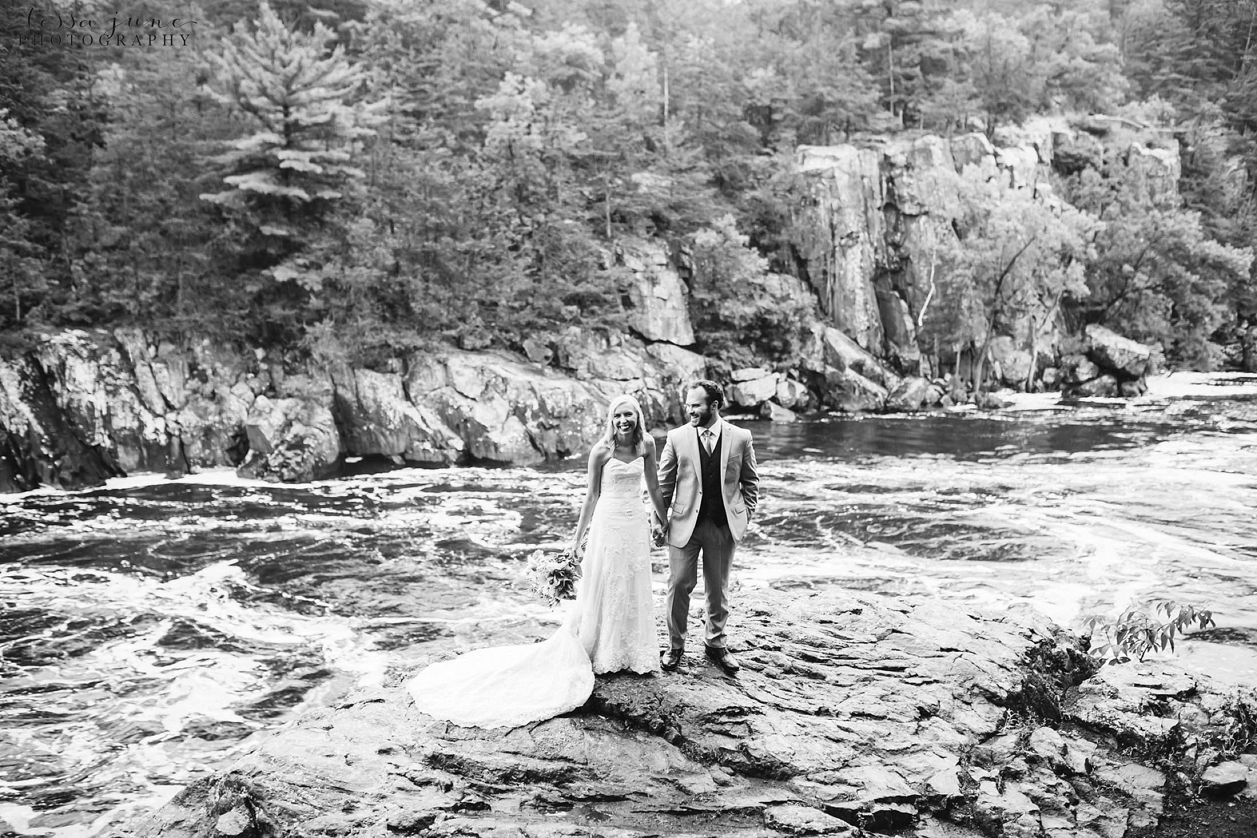 taylors-falls-rainy-elopement-wedding-interstate-state-park-9.jpg