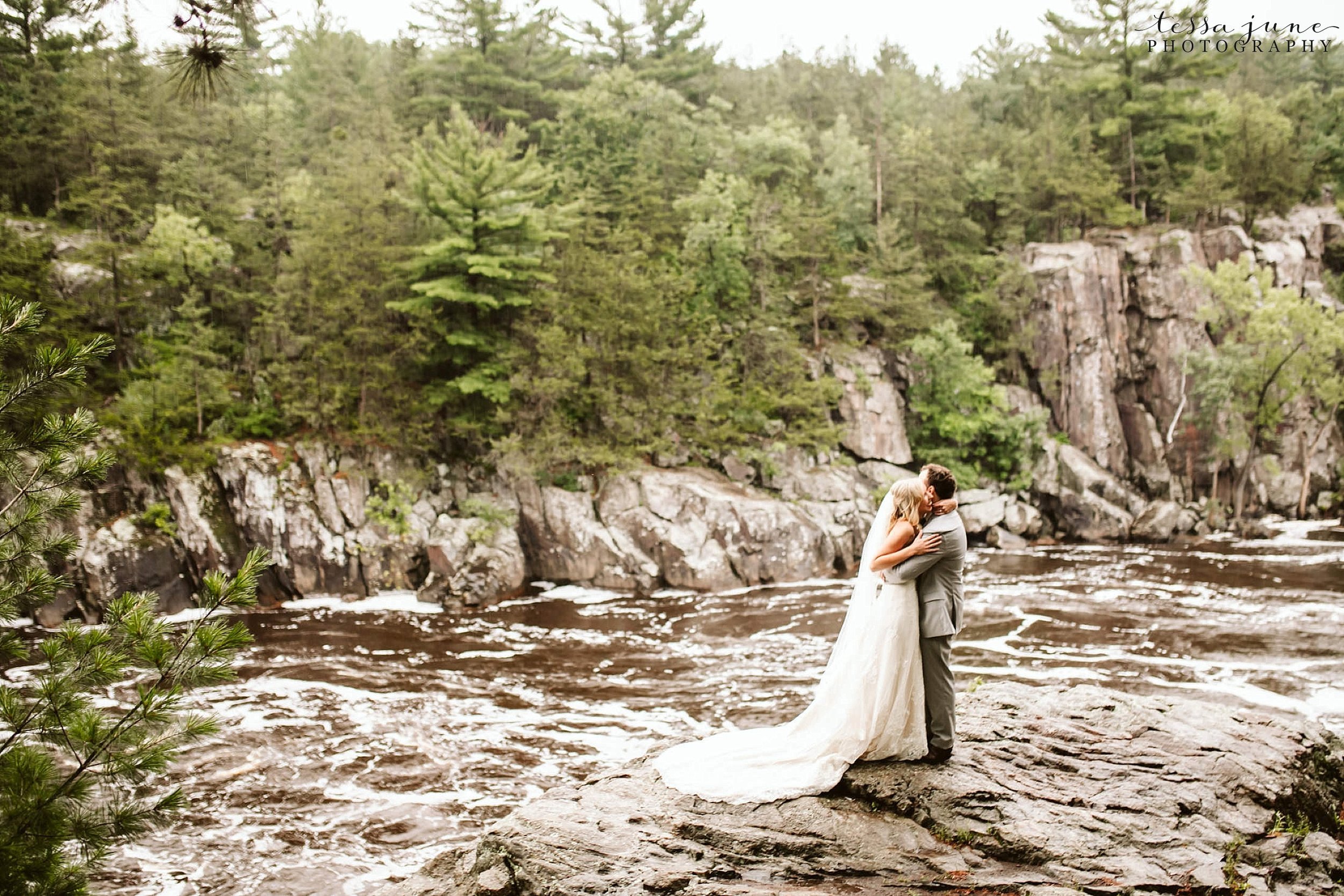 taylors-falls-rainy-elopement-wedding-interstate-state-park-11.jpg