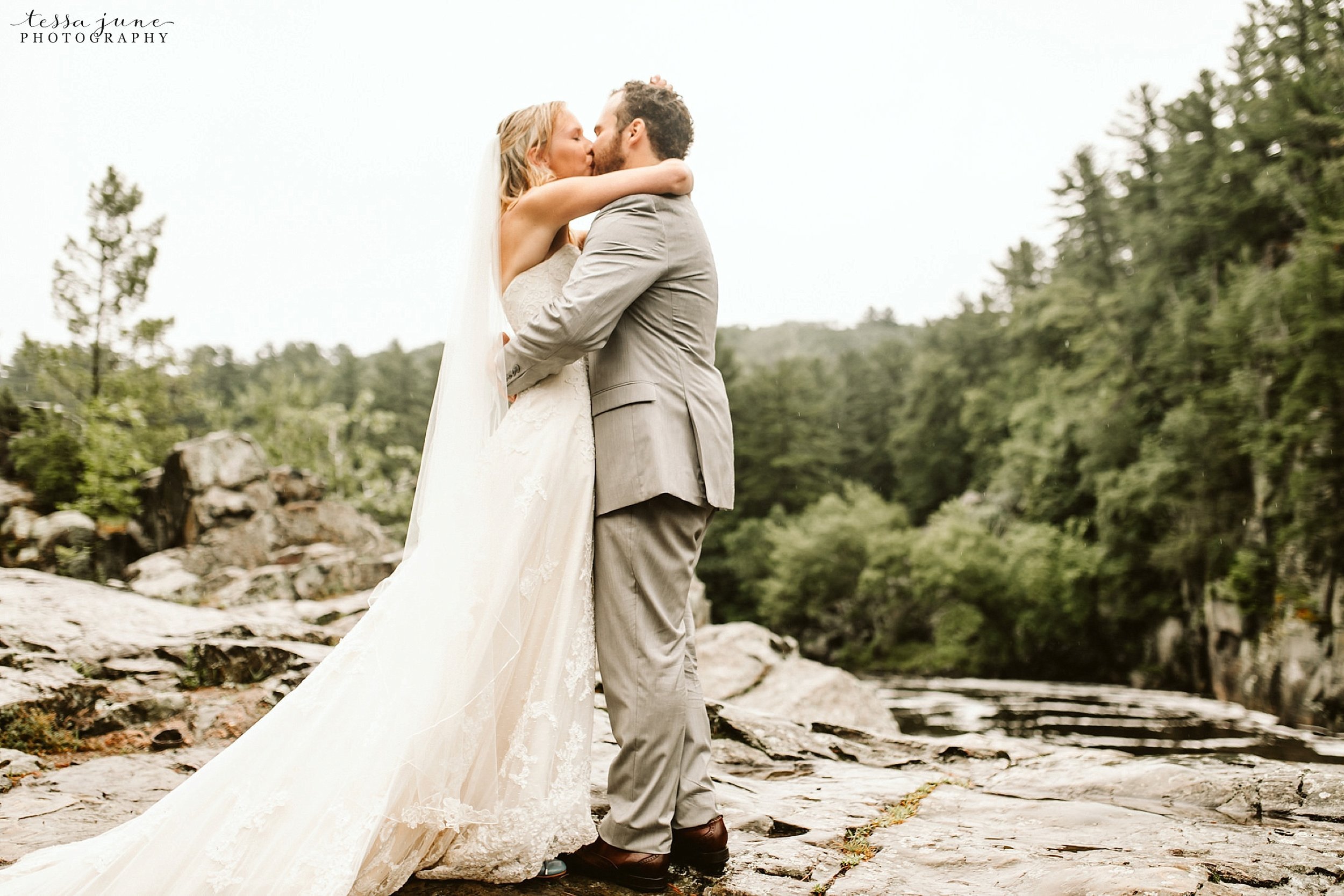 taylors-falls-rainy-elopement-wedding-interstate-state-park-61.jpg