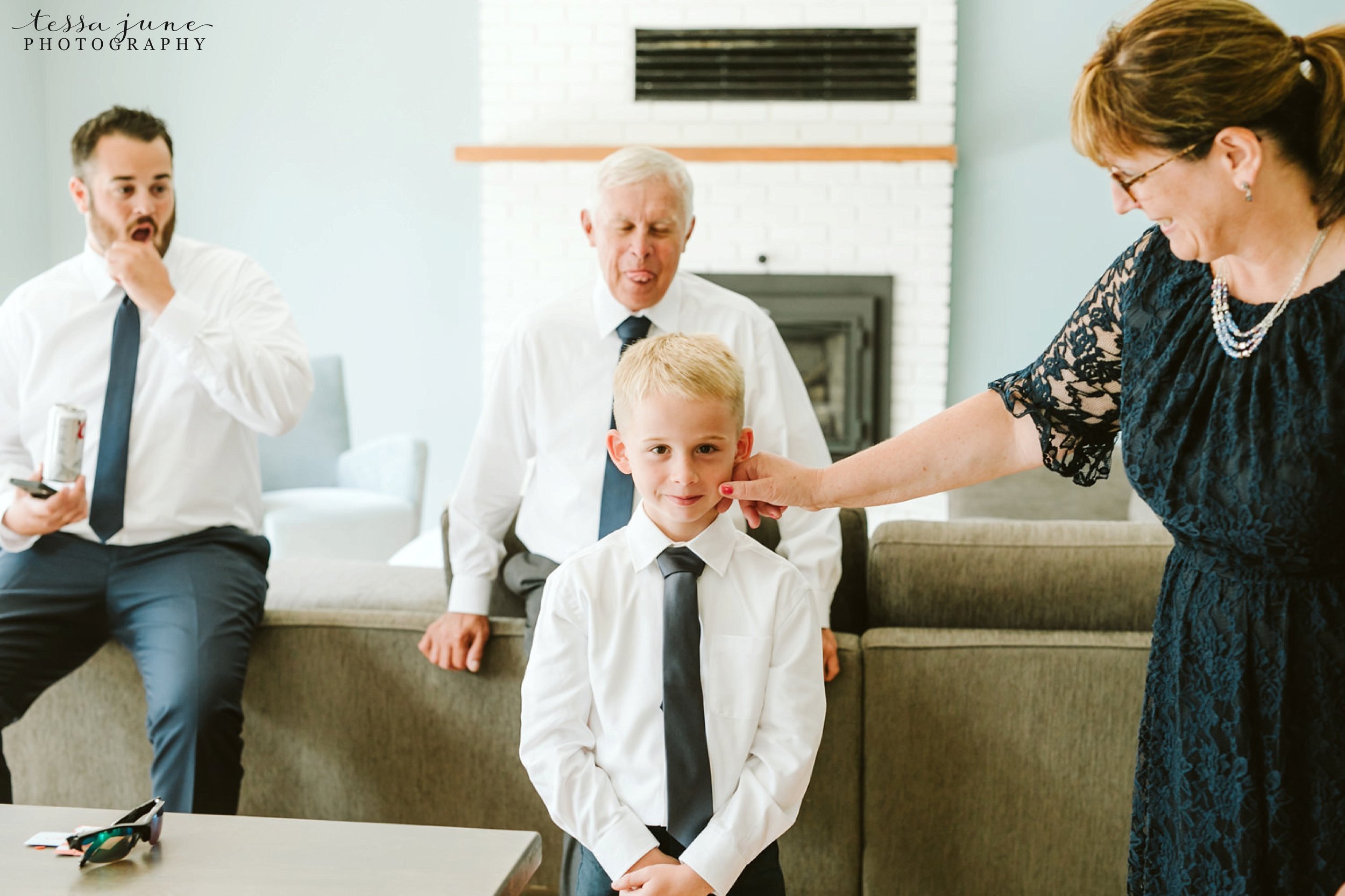 gathered-oaks-barn-wedding-alexandria-minnesota-99.jpg