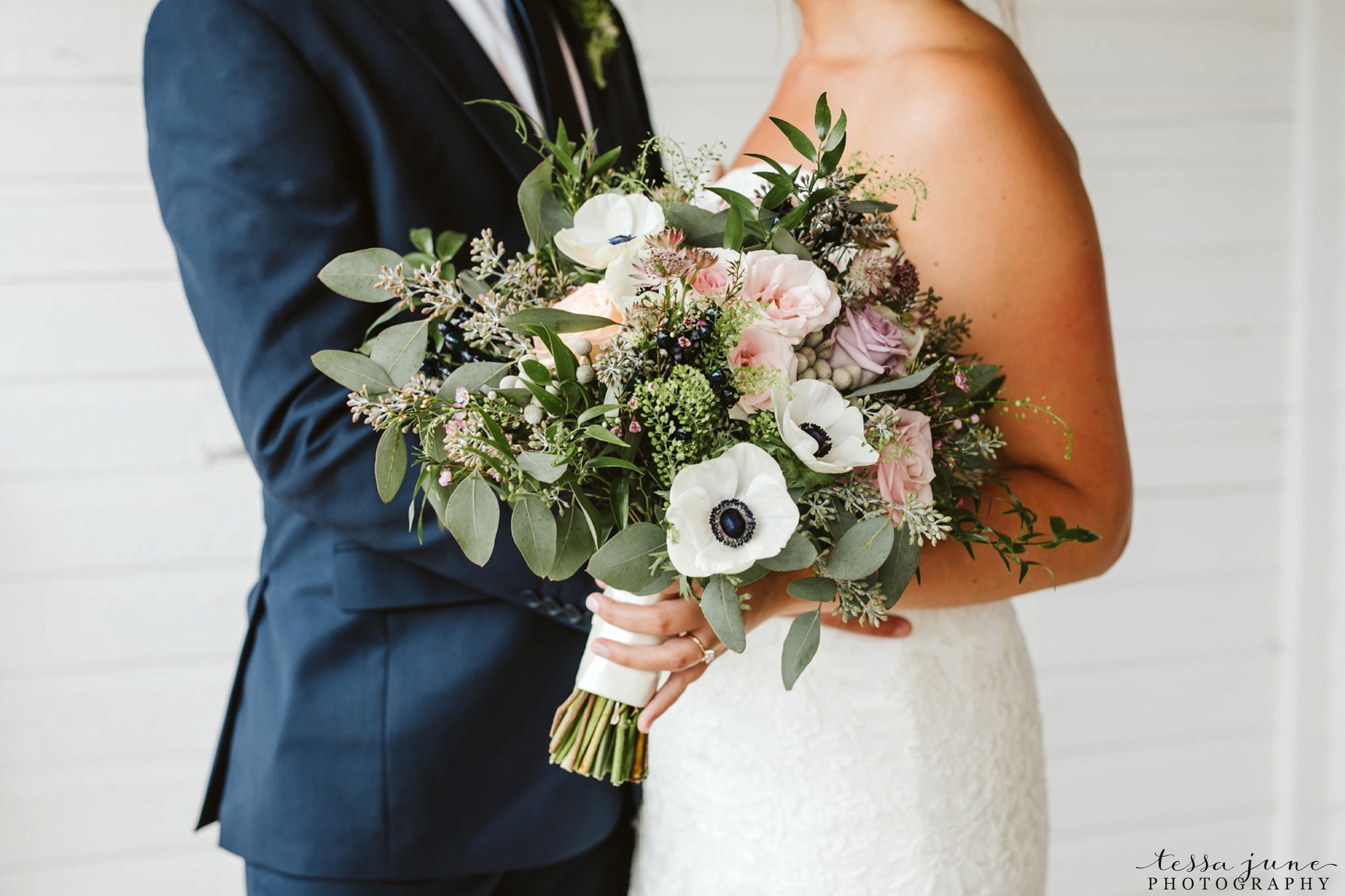 gathered-oaks-barn-wedding-alexandria-minnesota-27.jpg