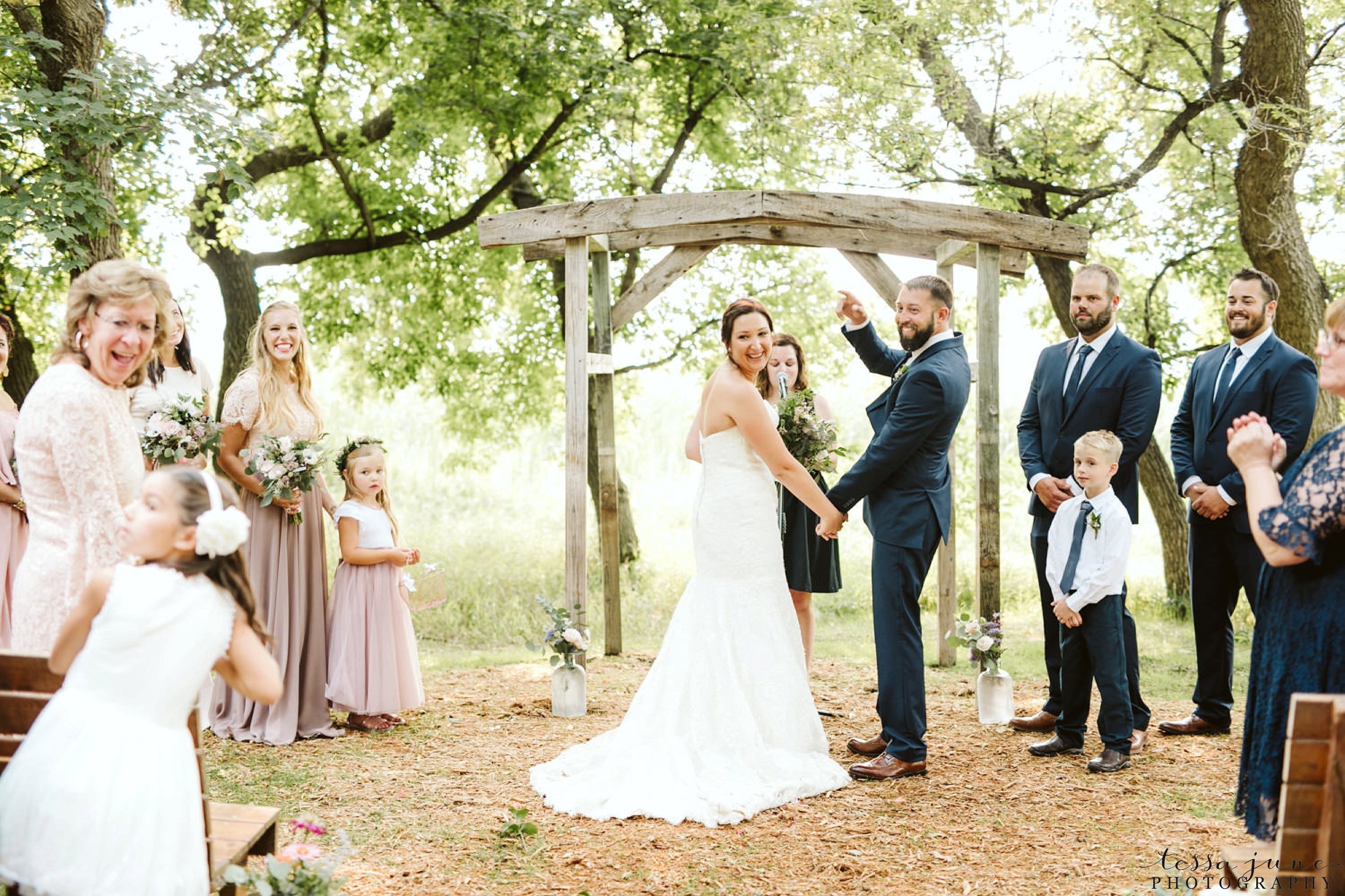 gathered-oaks-barn-wedding-alexandria-minnesota-63.jpg