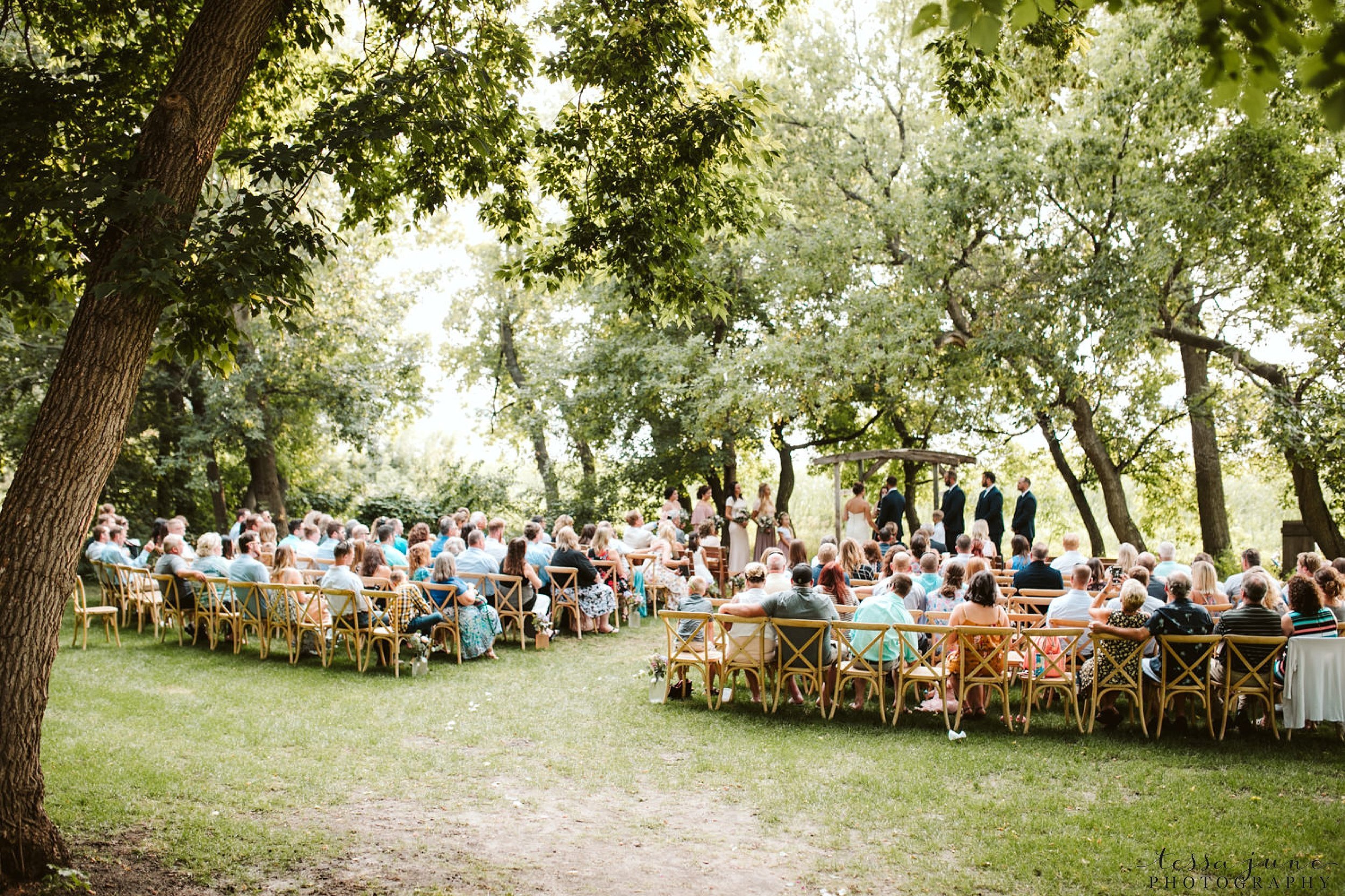 gathered-oaks-barn-wedding-alexandria-minnesota-71.jpg