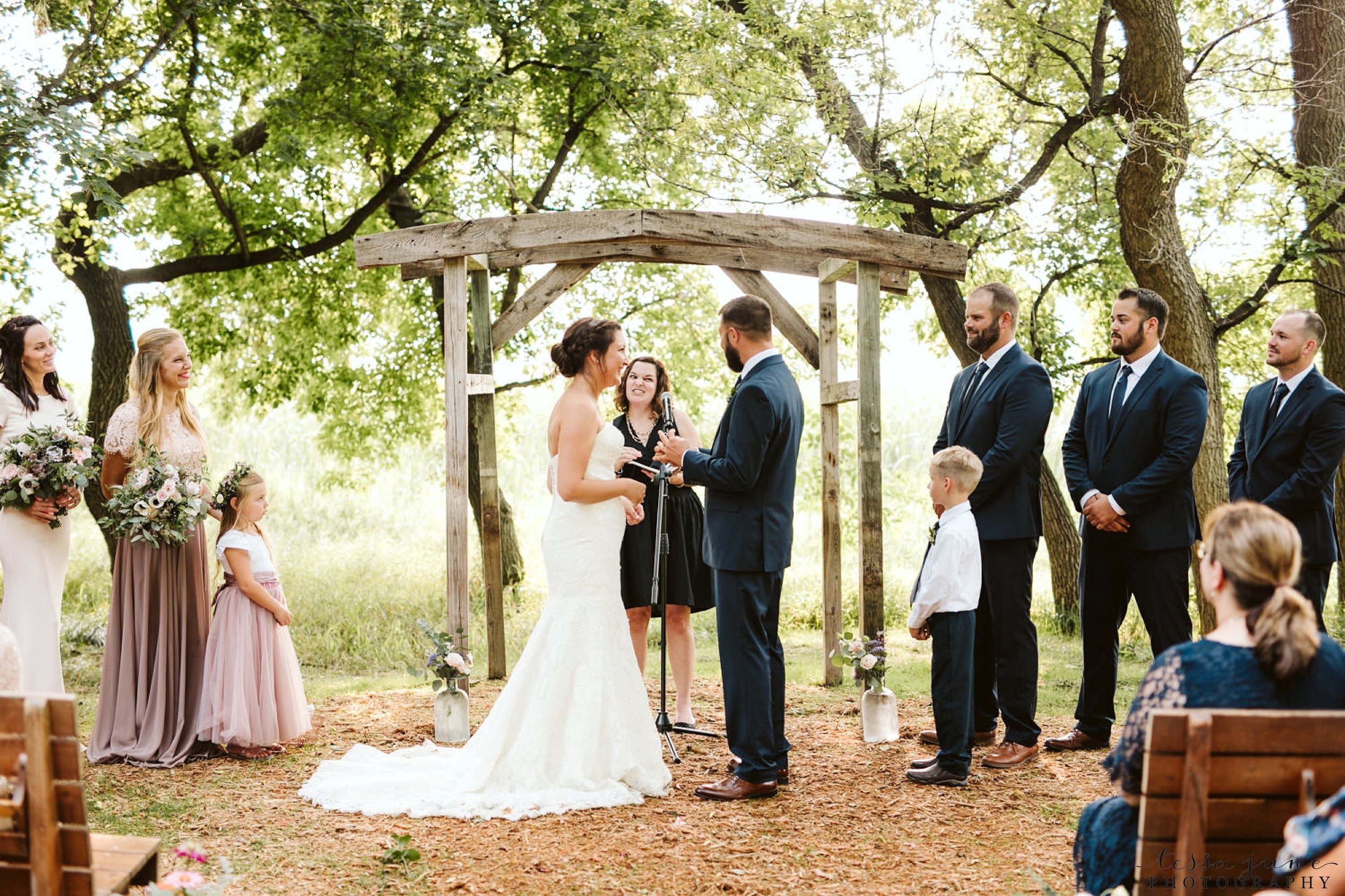 gathered-oaks-barn-wedding-alexandria-minnesota-72.jpg