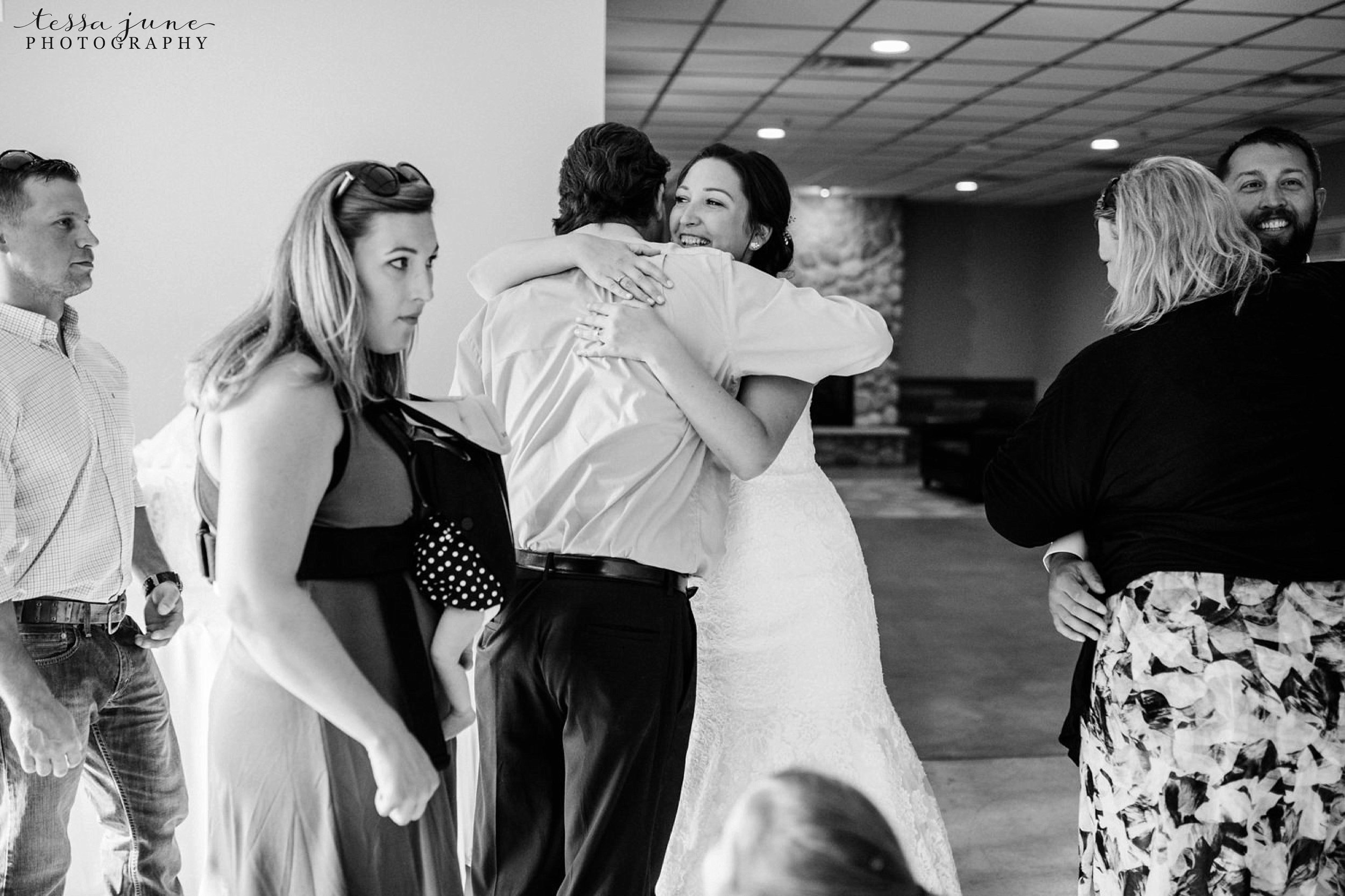 gathered-oaks-barn-wedding-alexandria-minnesota-148.jpg