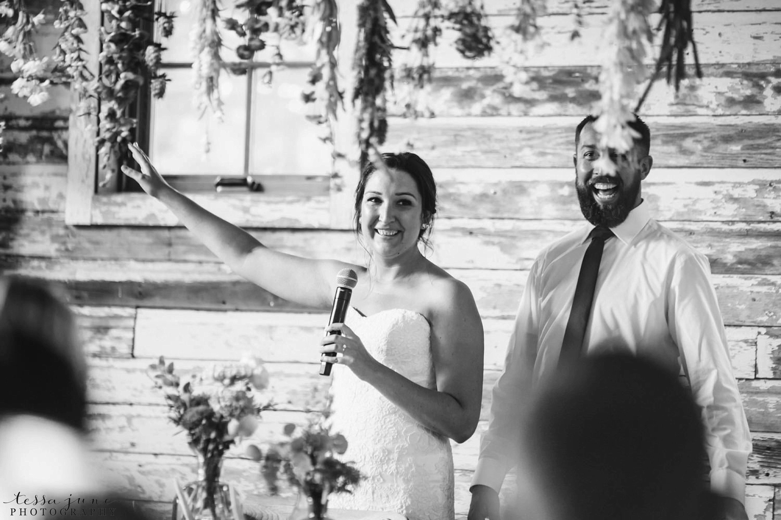 gathered-oaks-barn-wedding-alexandria-minnesota-172.jpg