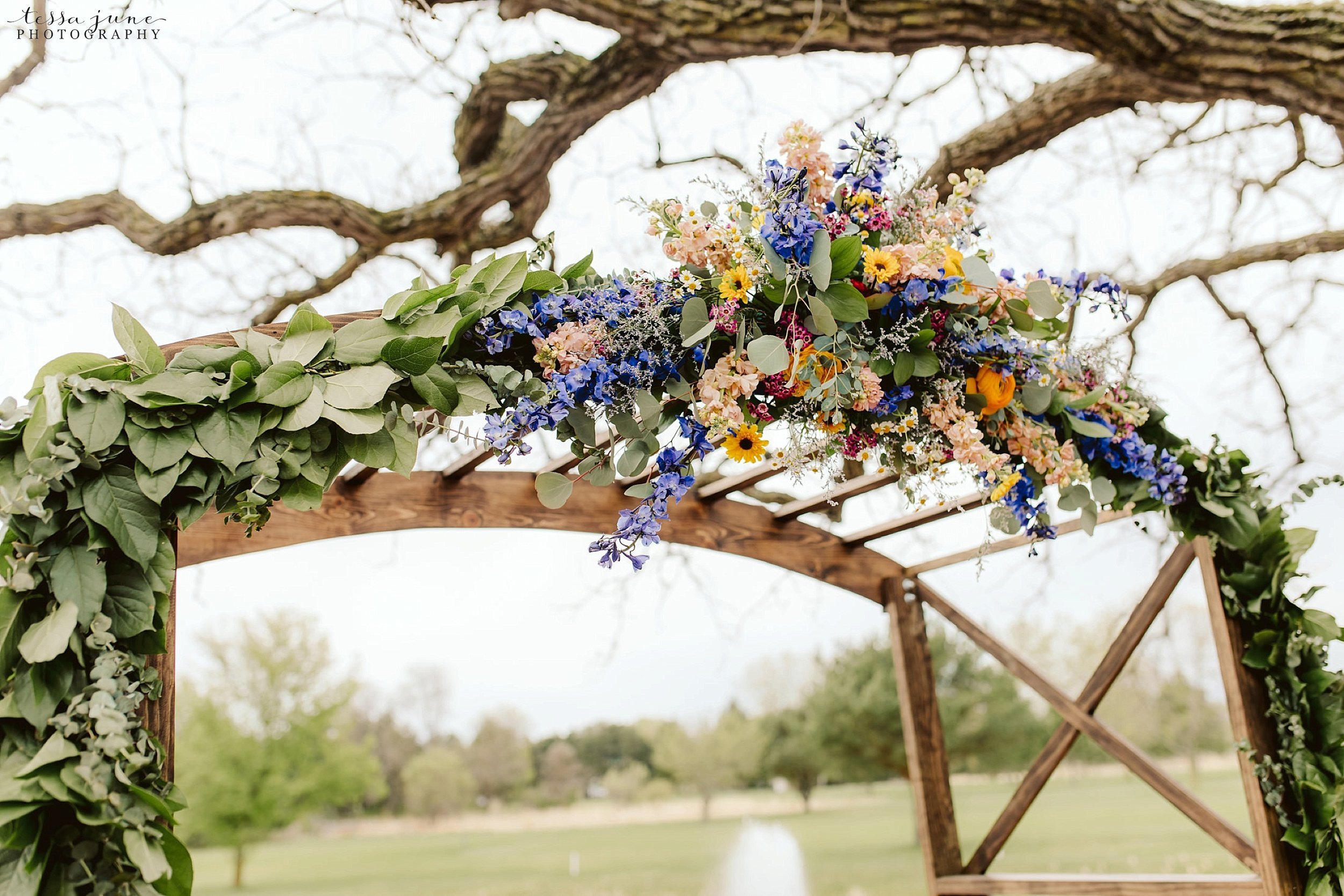 The-grands-at-mulligans-wedding-sartell-minnesota-spring-floral-spring-garden-wedding-82.jpg