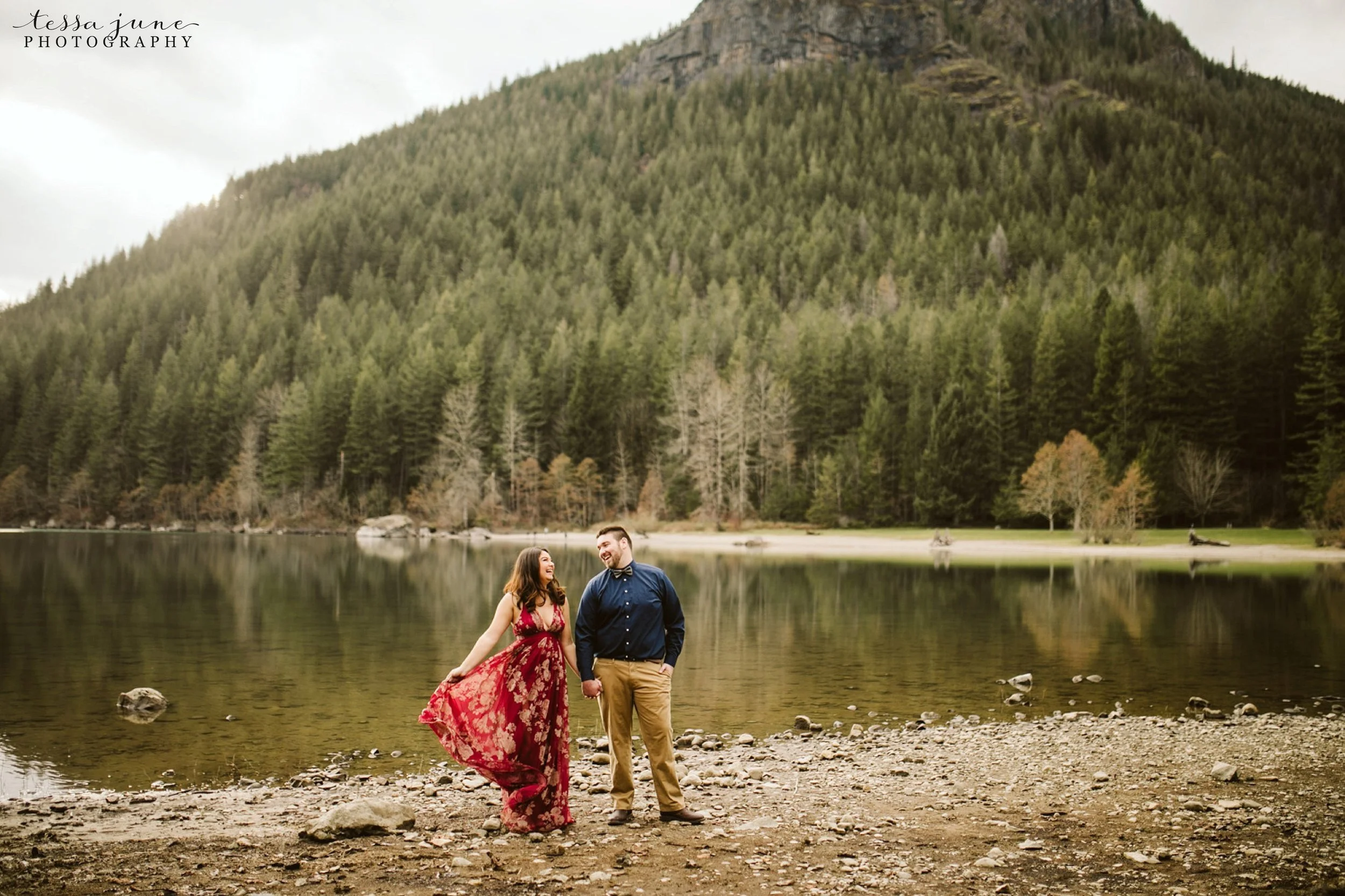 rattlesnake-lake-seattle-engagement-destination-photographer-27.jpg