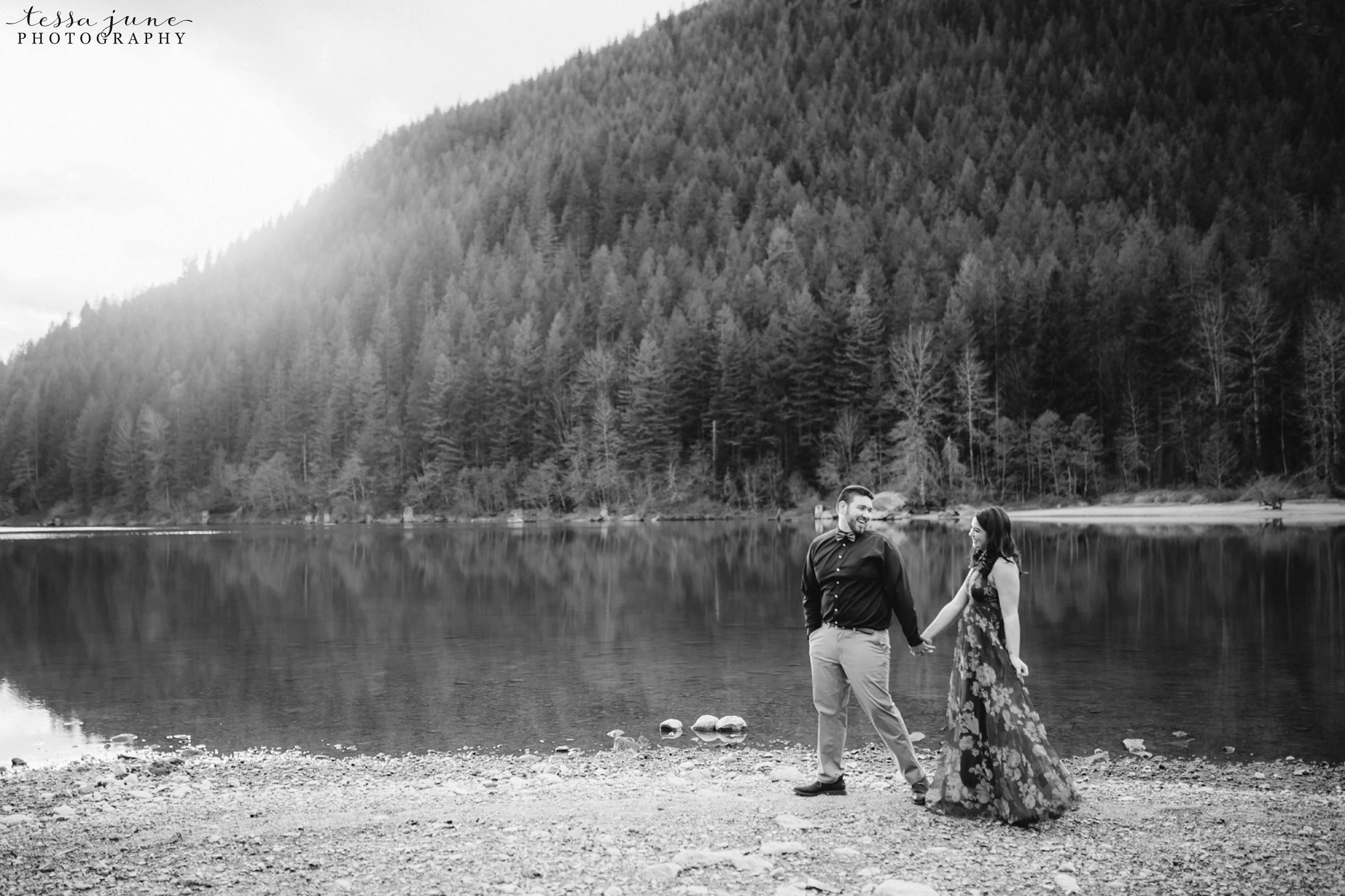 rattlesnake-lake-seattle-engagement-destination-photographer-37.jpg