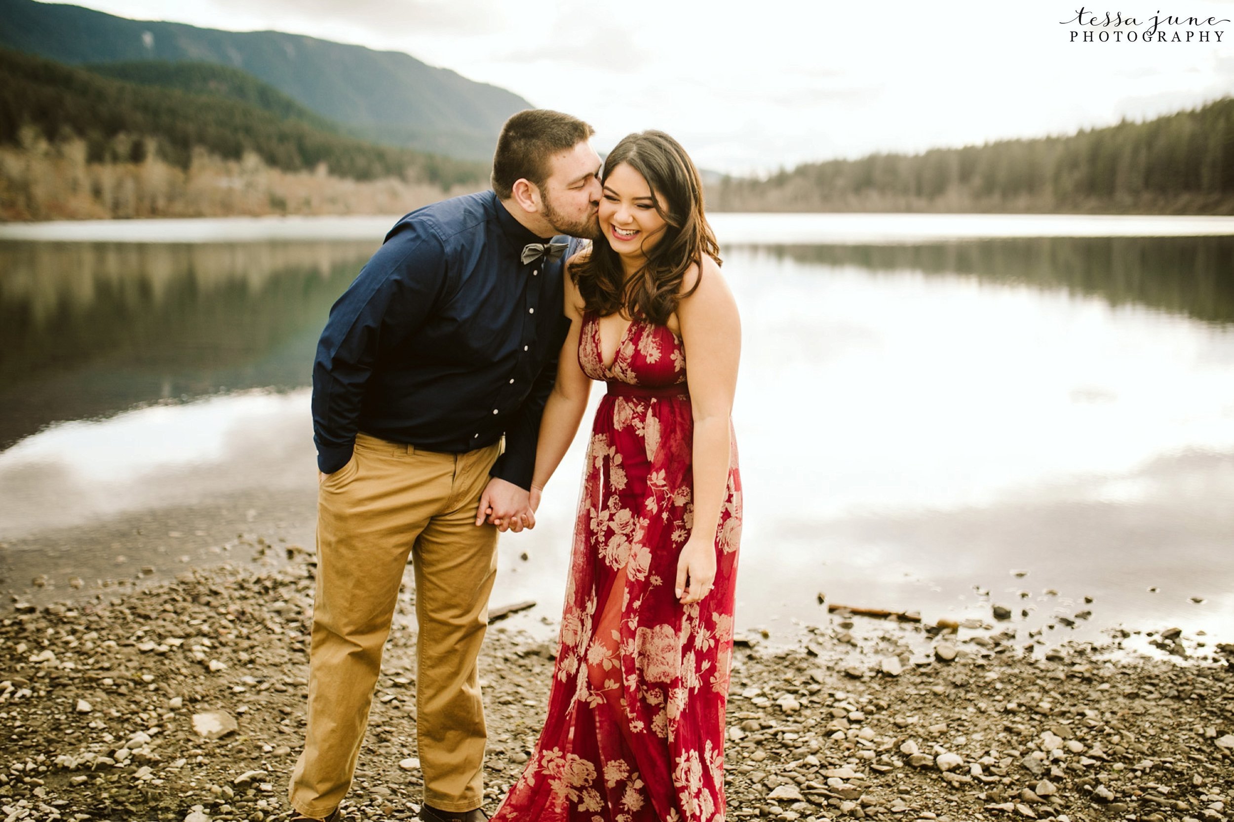 rattlesnake-lake-seattle-engagement-destination-photographer-38.jpg