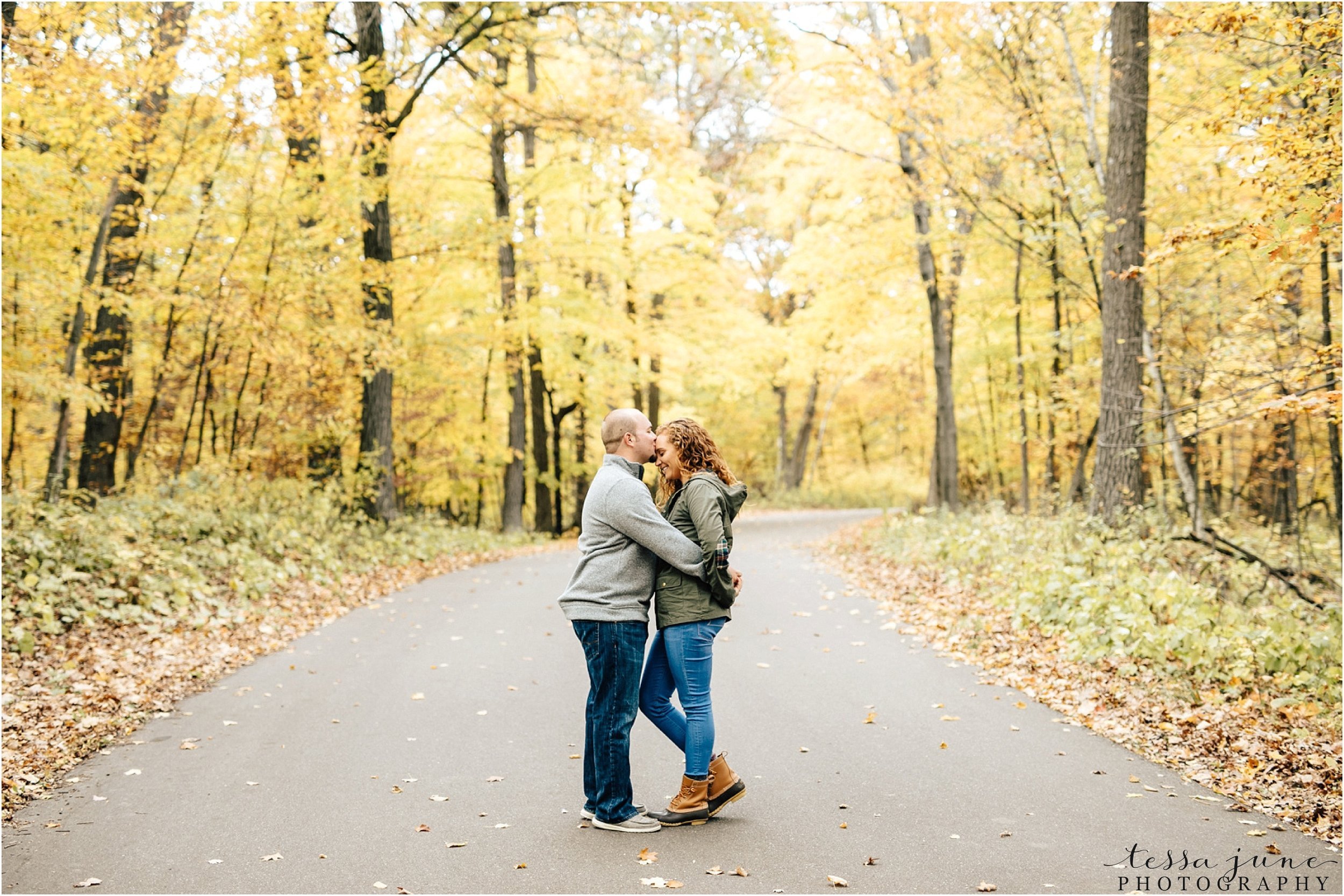 st-cloud-wedding-photographer-lake-maria-engagement-in-the-fall-6.jpg