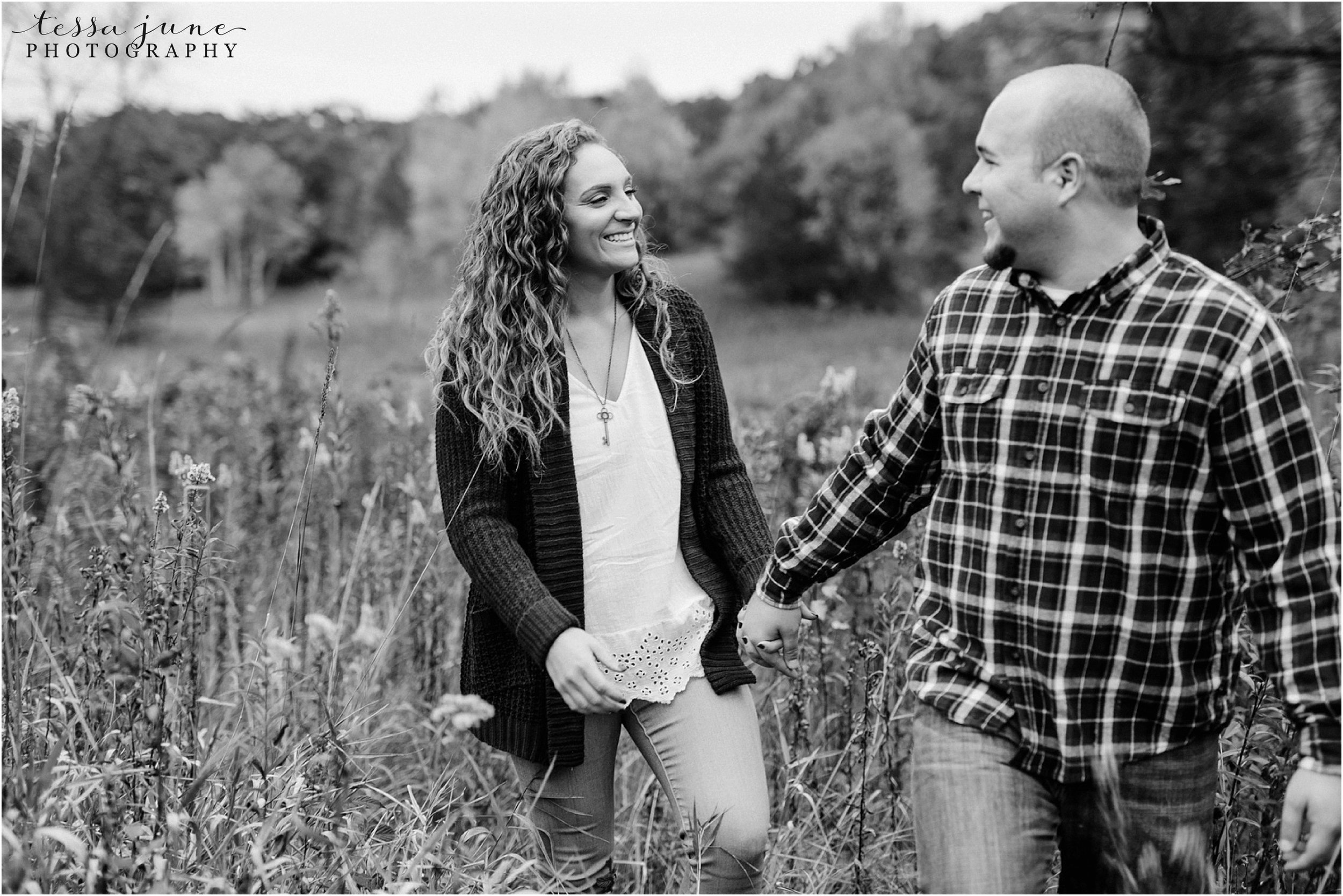 st-cloud-wedding-photographer-lake-maria-engagement-in-the-fall-20.jpg