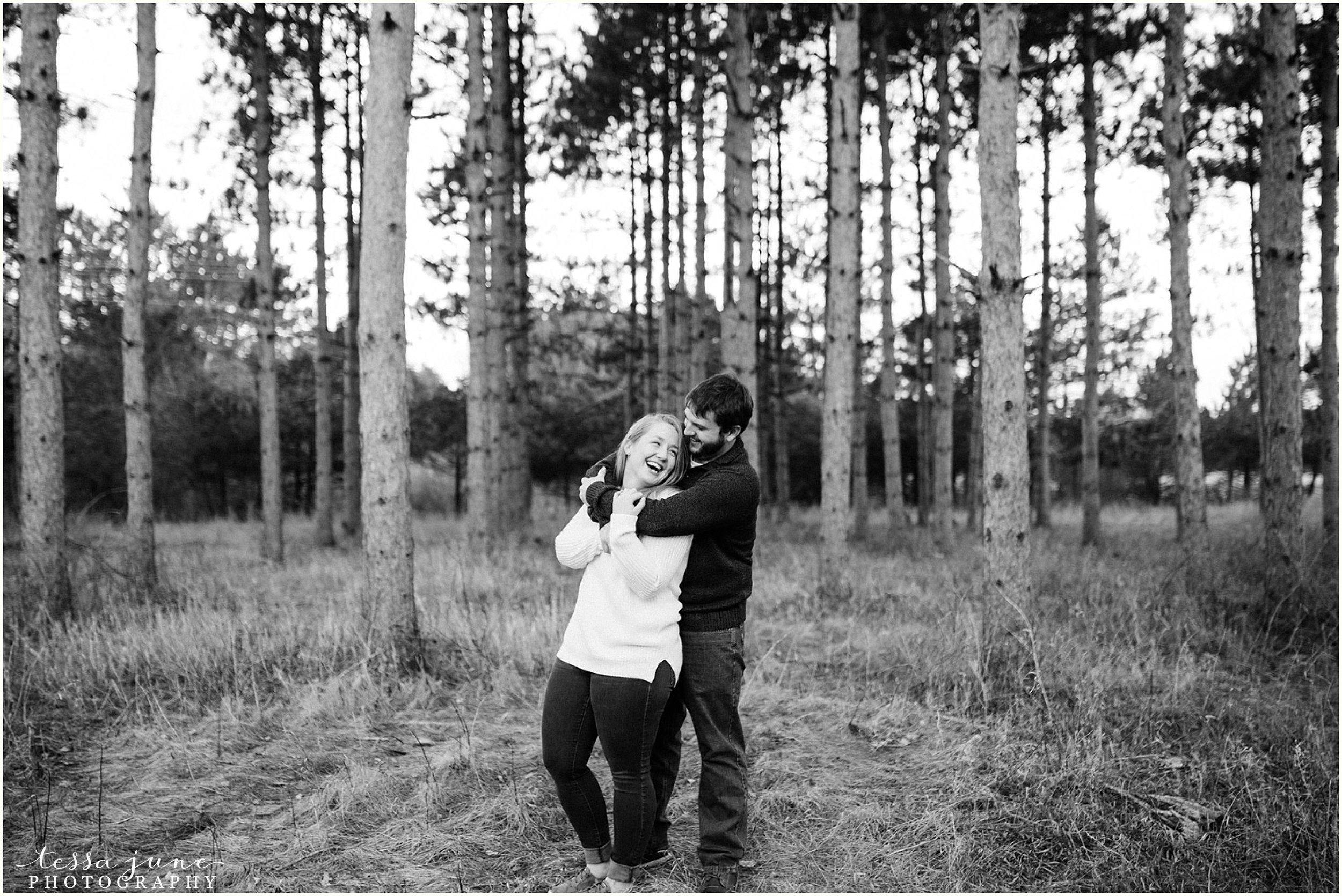 february-woods-engagement-session-st-cloud-montissippi-park-7.jpg