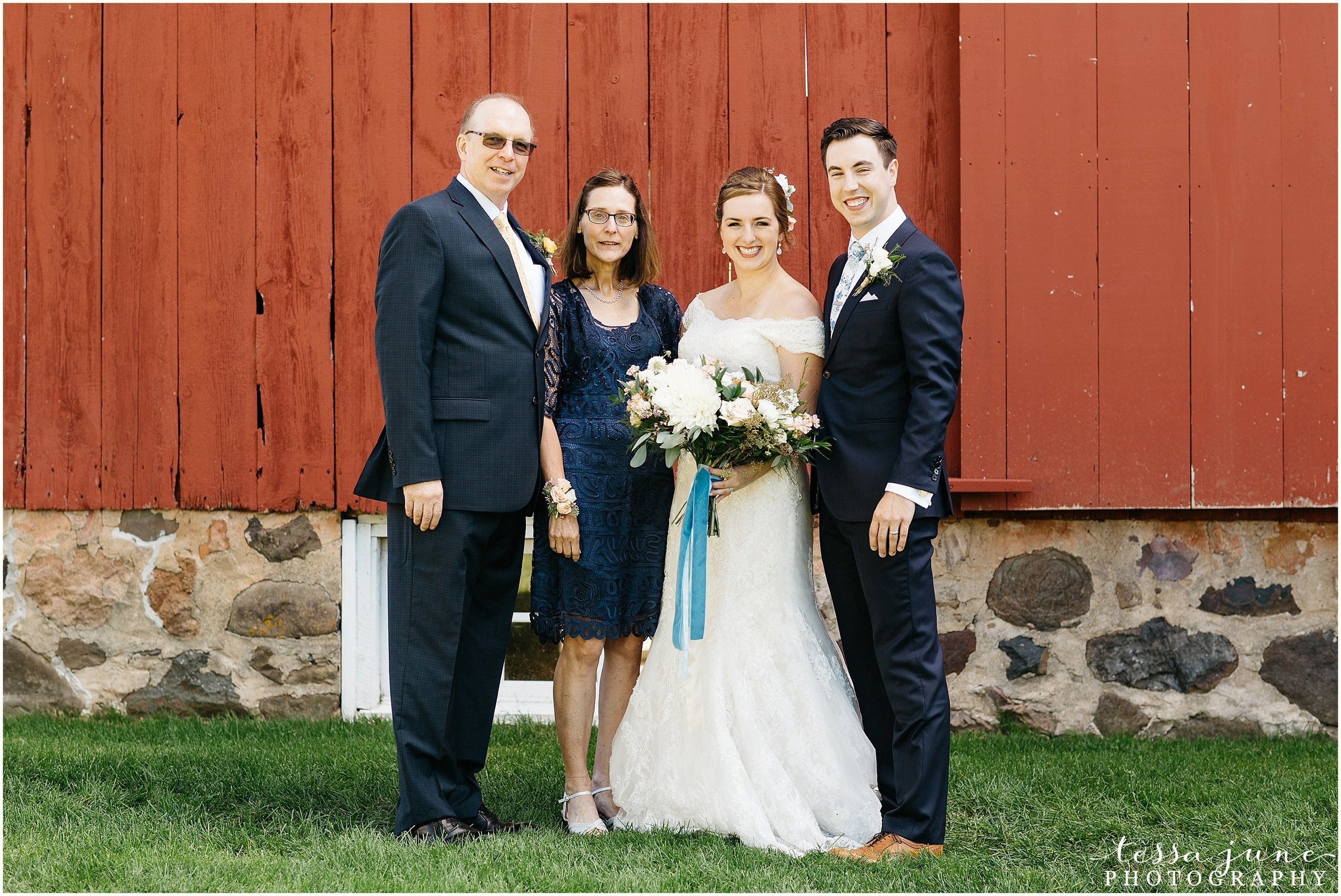 birch-hill-barn-glenwood-city-wisconsin-st-cloud-wedding-photographer-4224.jpg