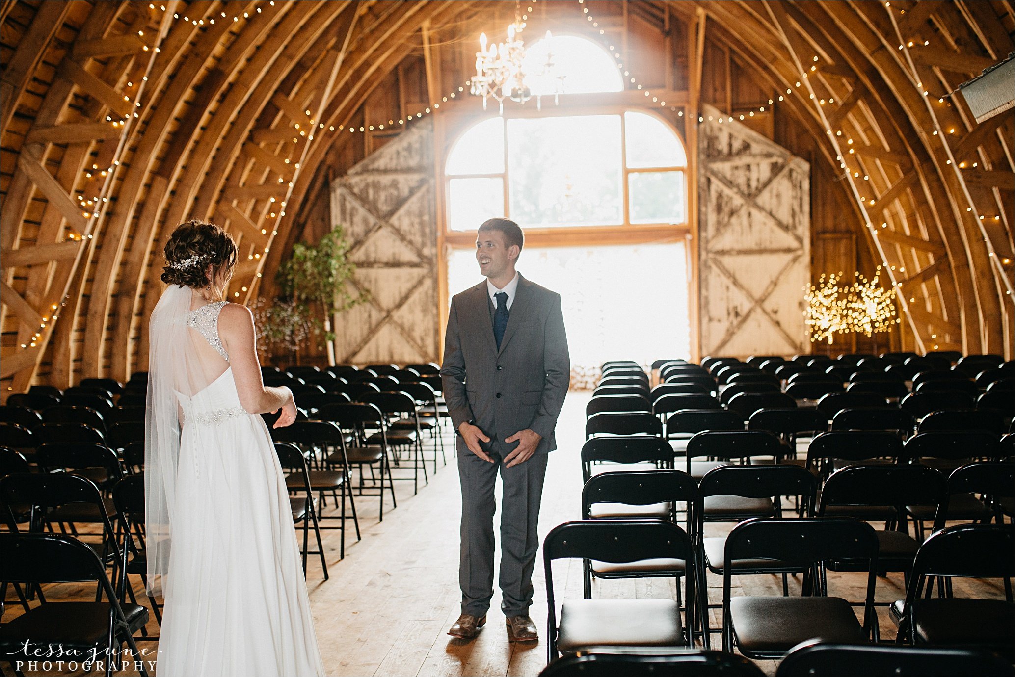 cadillac-ranch-wedding-maple-lake-st-cloud-wedding-photographer_0008.jpg