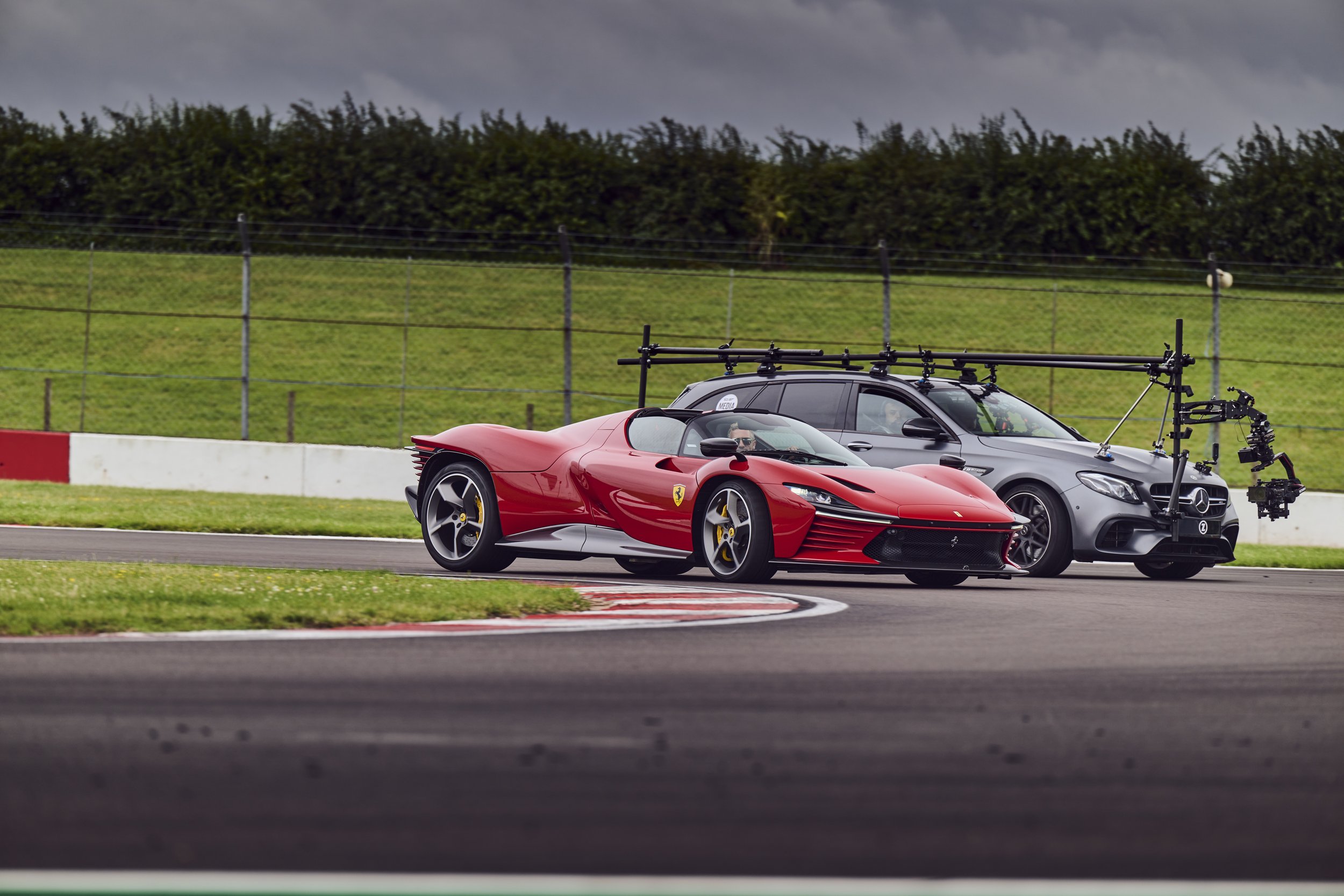 TRACKING CAR WITH SP3.jpg