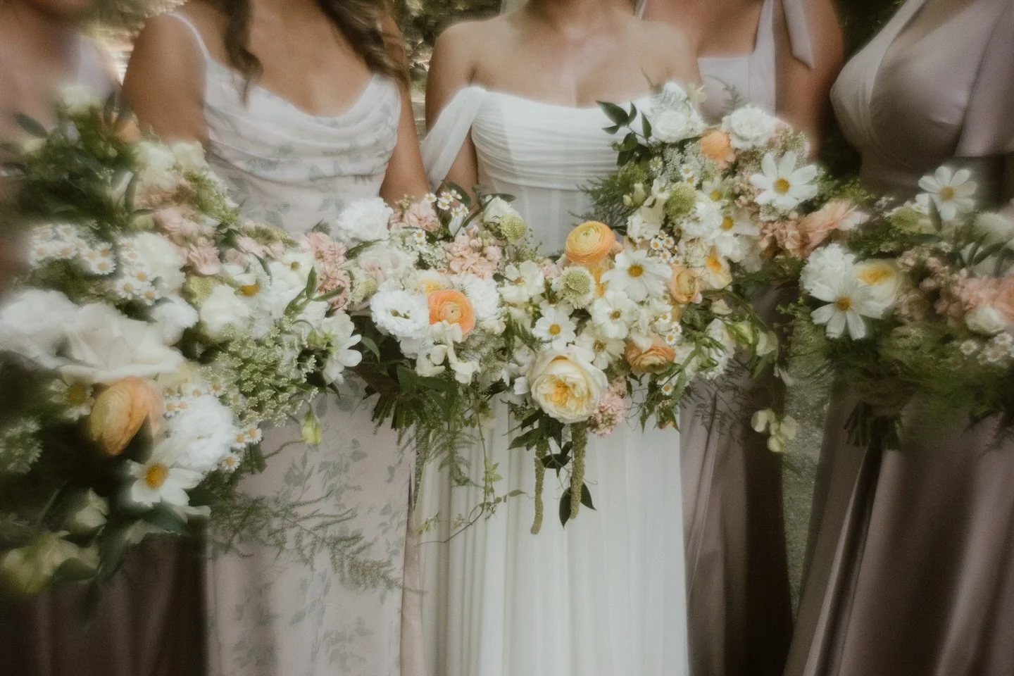 β¨β¨β¨ 
.
.
.
.
.
.
Floral design, wedding florist, ct wedding florist 
.
.
.
.
.
#ido #bridalblooms #bridalbouquet #weddingflorist #ctweddingflorist #newleafflorals