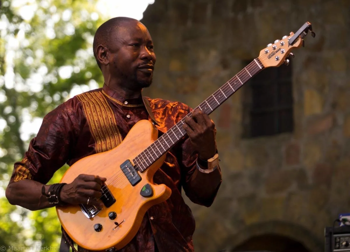Abdoulaye TRAORE 
[Guitare]
