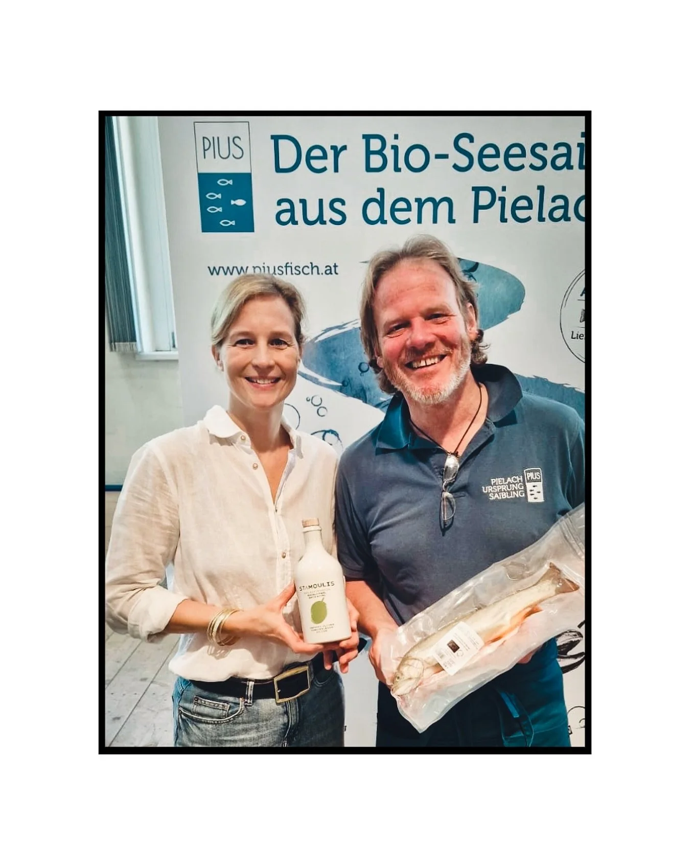 Jetzt neu bei Piusfisch! 
Unser Bio-Oliven&ouml;l gibt&rsquo;s ab sofort auch bei Piusfisch &ndash; weil der beste Biofisch nur das beste Bio-Oliven&ouml;l verdient.
Wir freuen uns sehr &uuml;ber die neue Zusammenarbeit mit diesem gro&szlig;artigen P