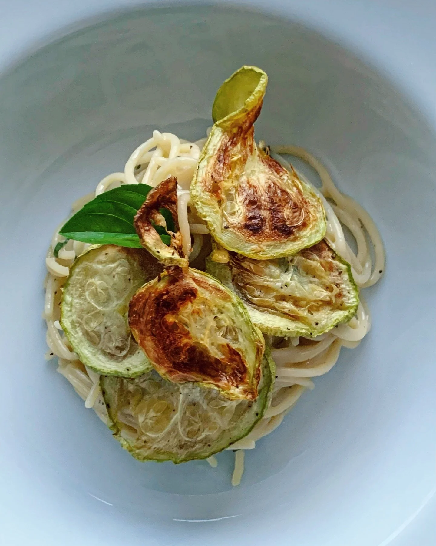 Pasta al Limone mit Zucchini - Swipe f&uuml;r den letzten Schliff 🍋🫒