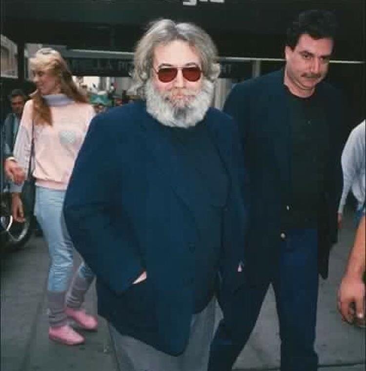 85rutvyw6ld01.jpg