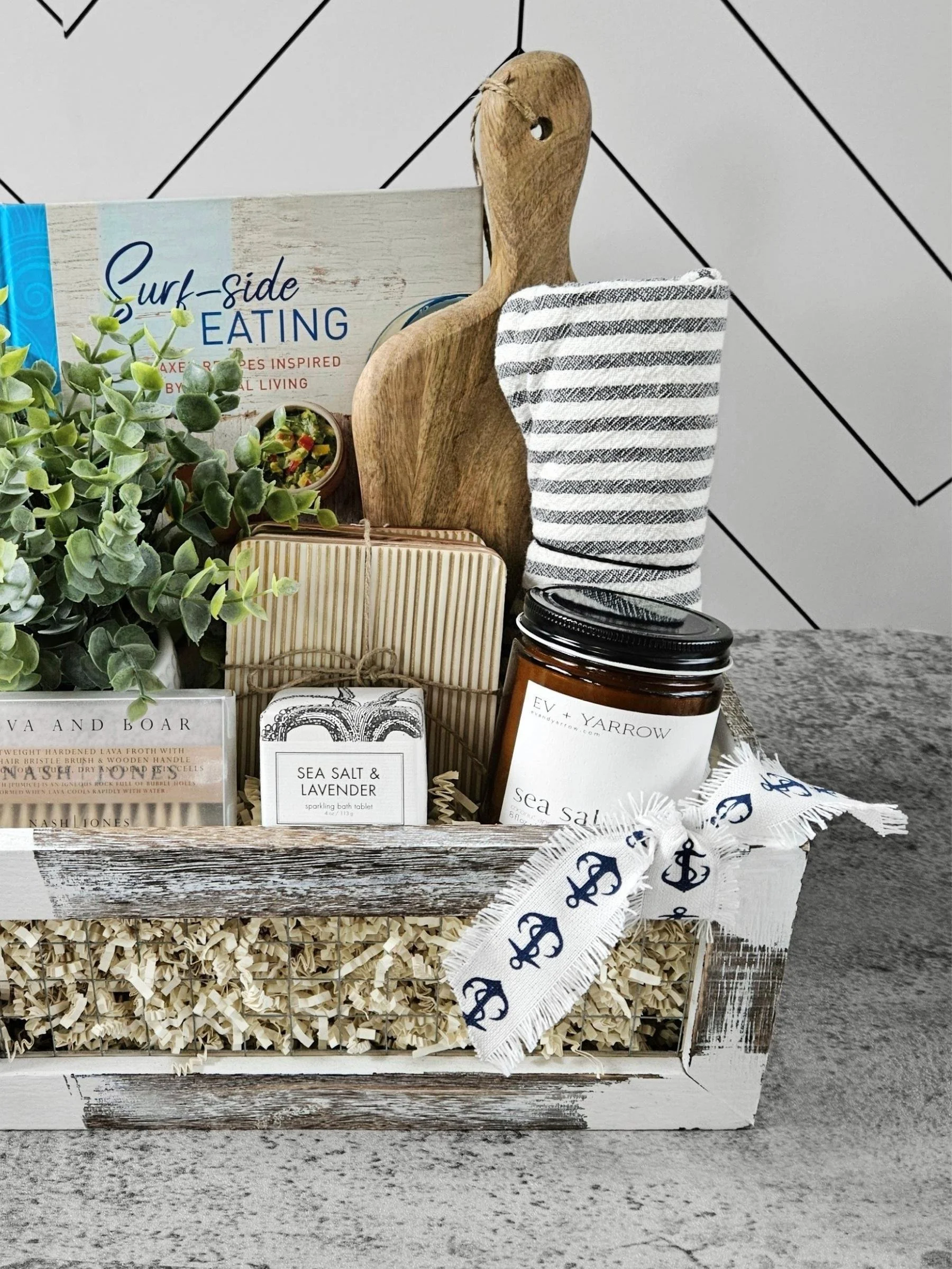 coastal-themed-lakehouse-housewarming-basket.jpg