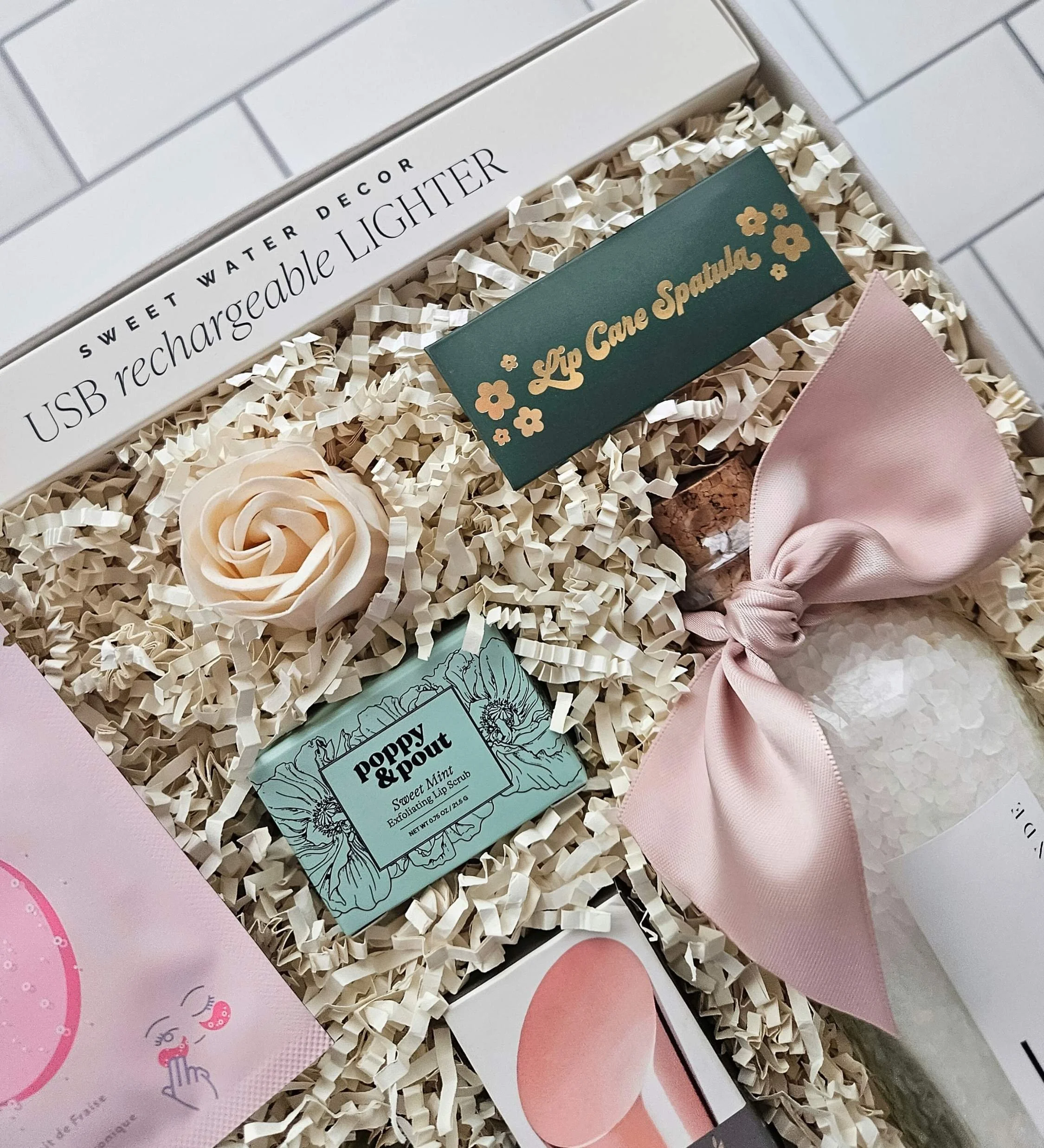 relax-and-renew-luxe-self-care-gift-box-for-her.jpg
