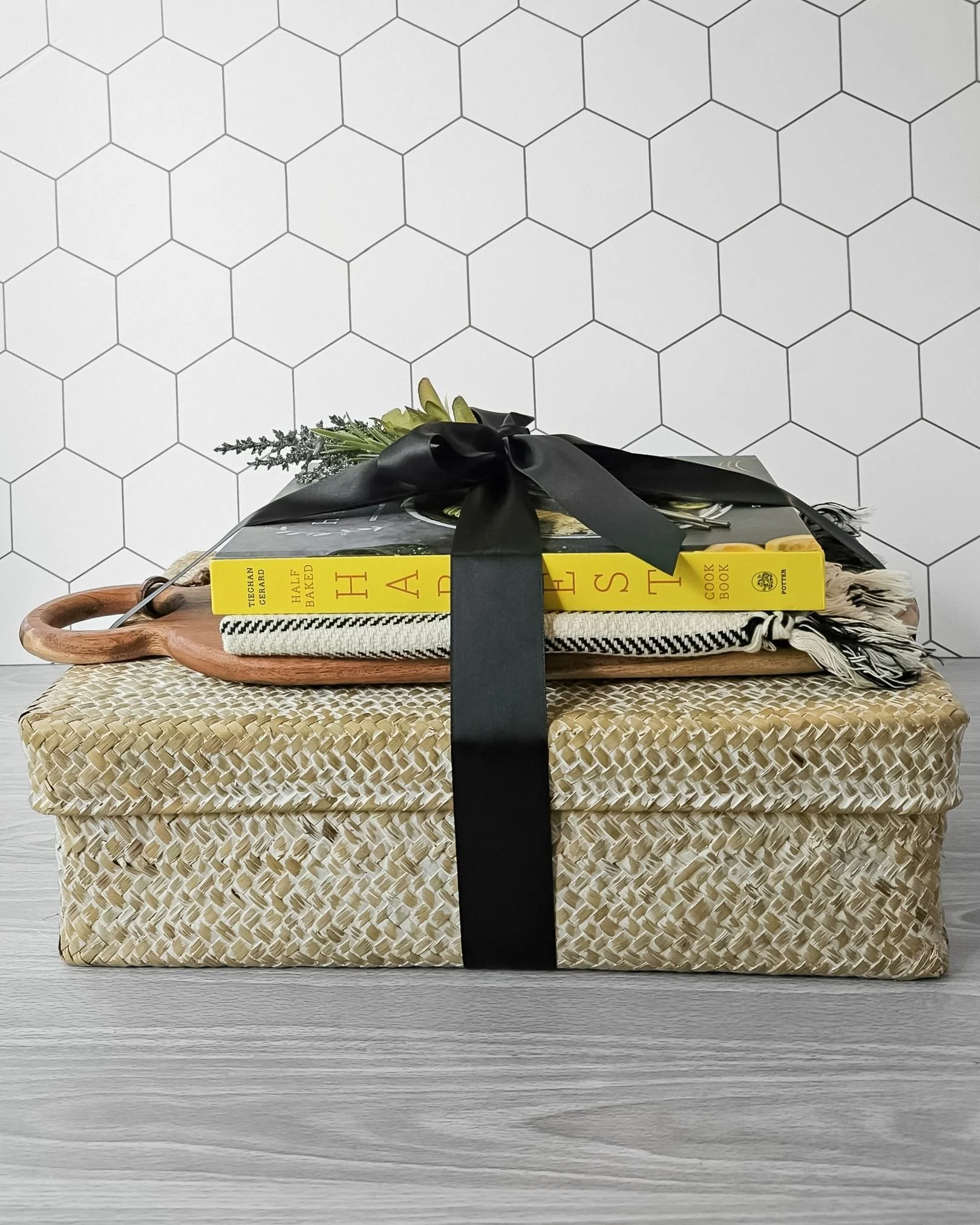 housewarming-seagrass-gift-basket-satin-ribbon.jpg
