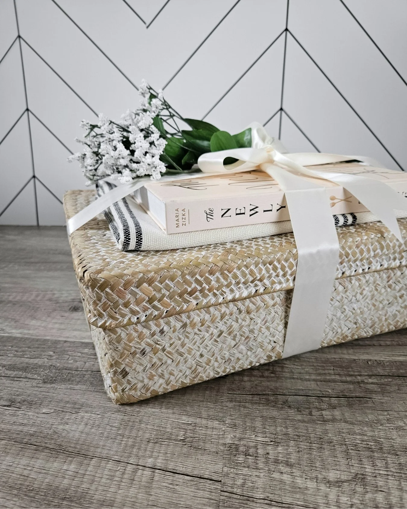 newlywed-seagrass-gift-basket-packaging.jpg