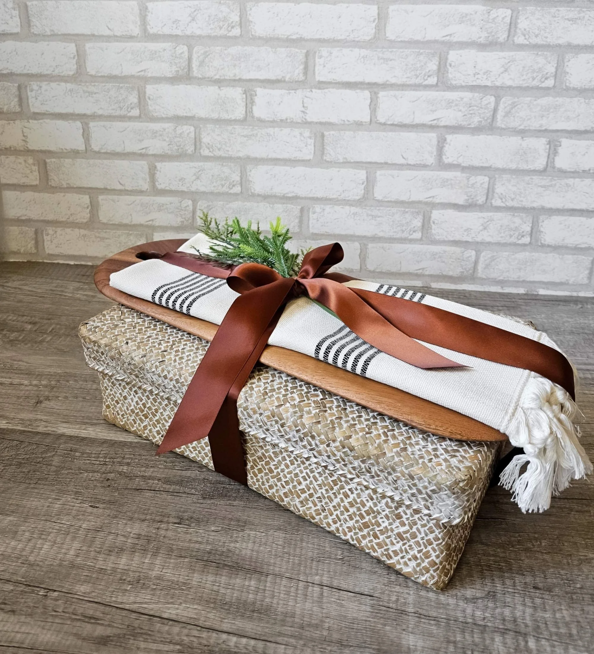 luxe-seagrass-basket-copper-ribbon-gift.jpg