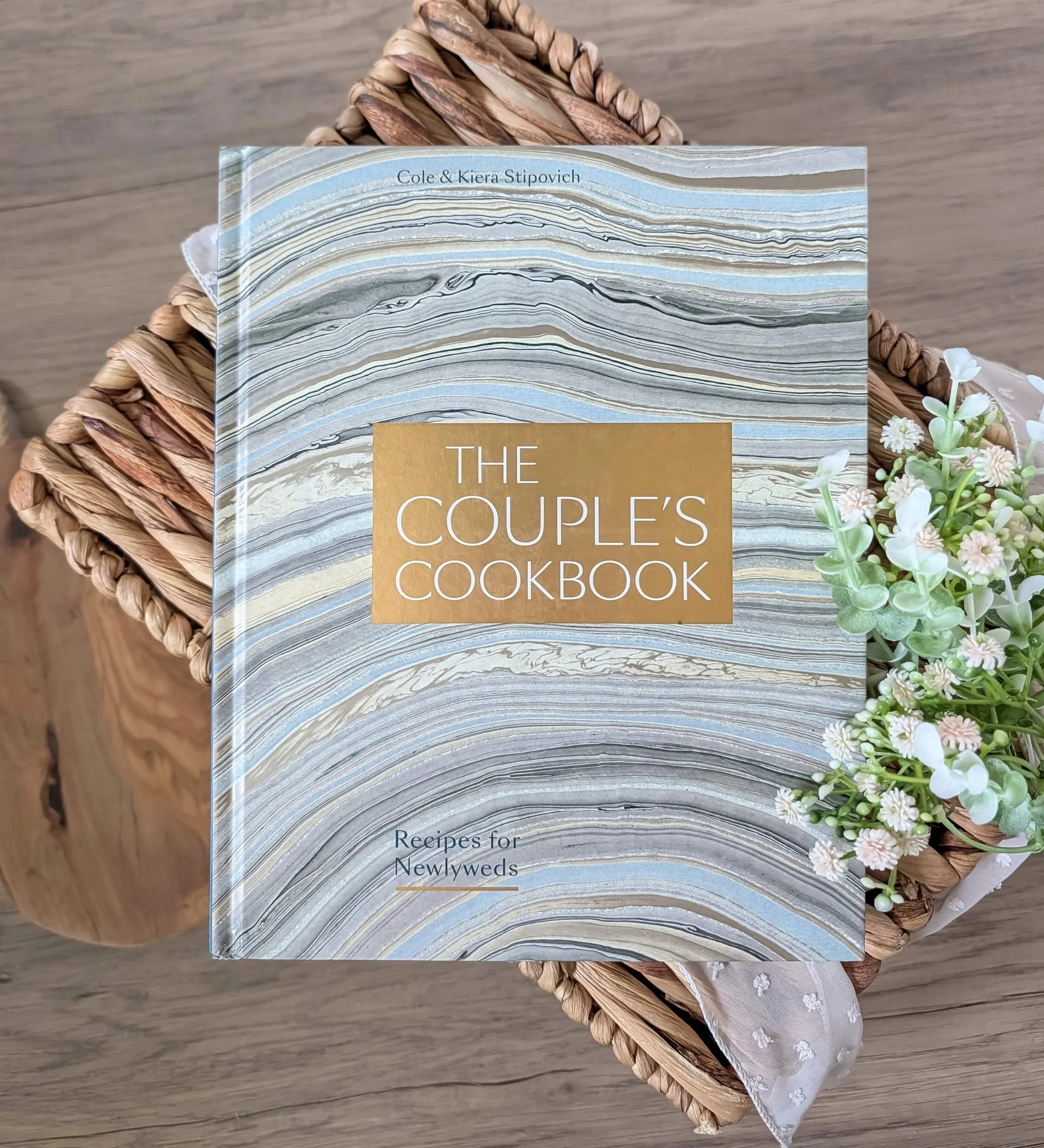 couples-cookbook-luxe-wedding-gift-idea.jpg