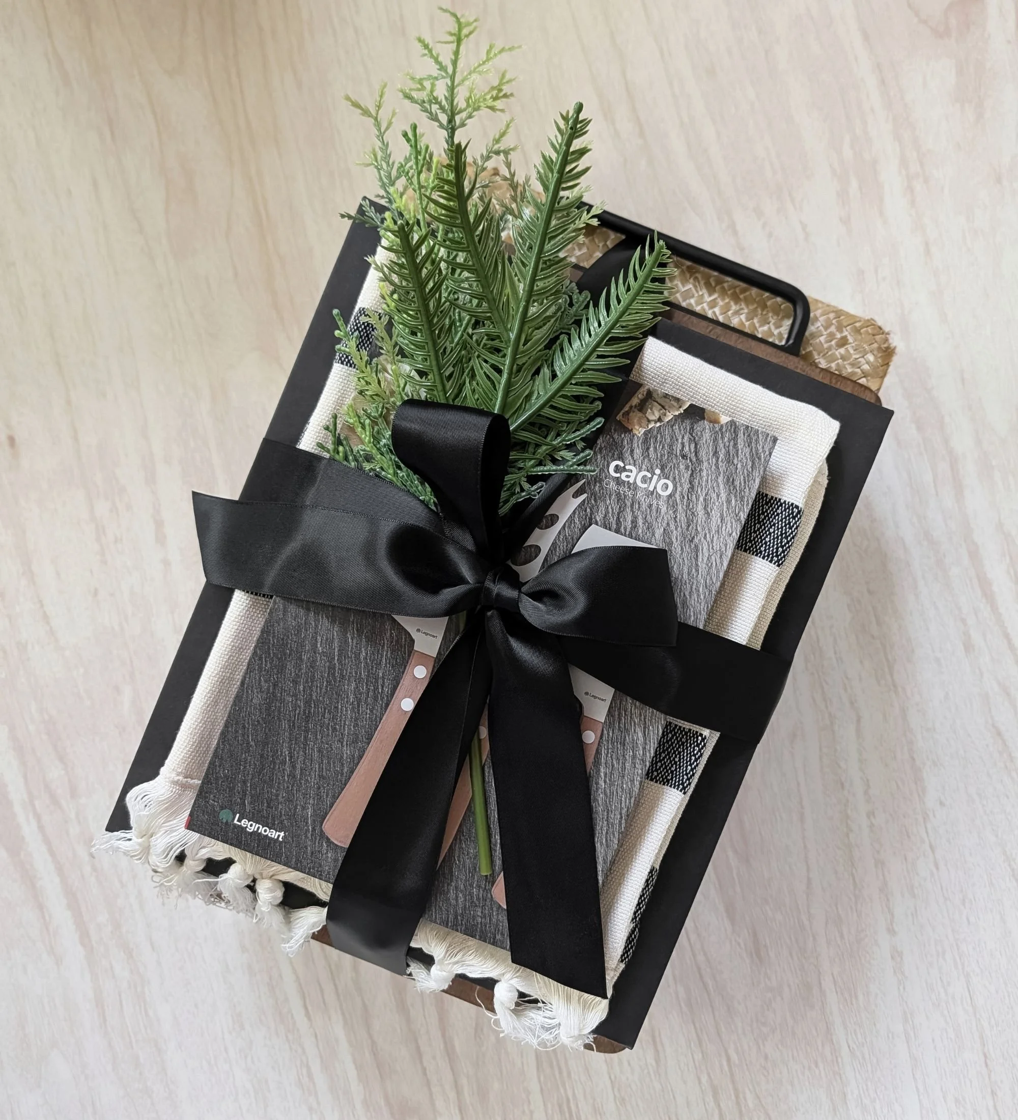 modern-housewarming-basket-packaging.jpg