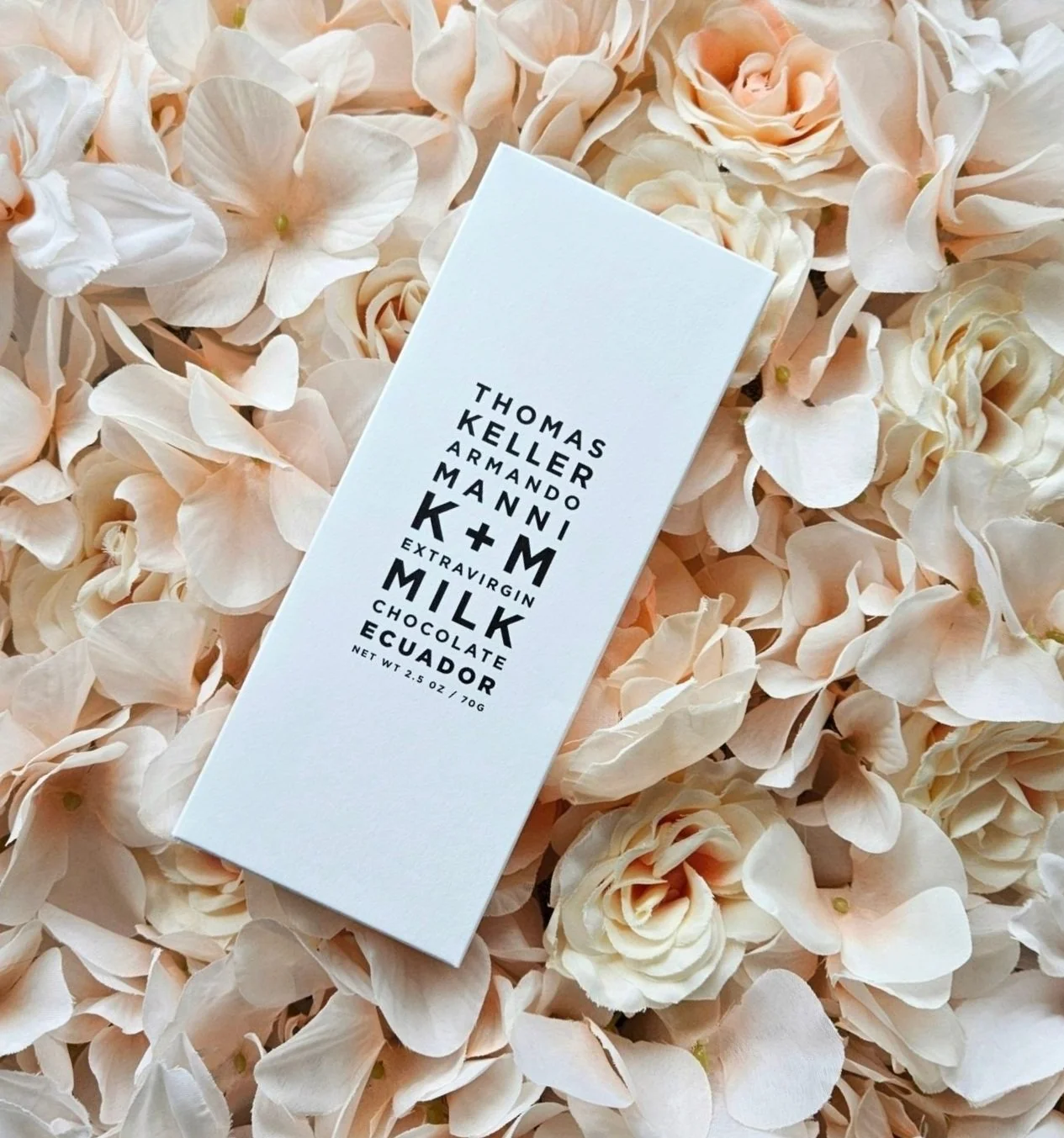 Milk chocolate bar with caramel and butterscotch flavors, hints of fruit and spice.