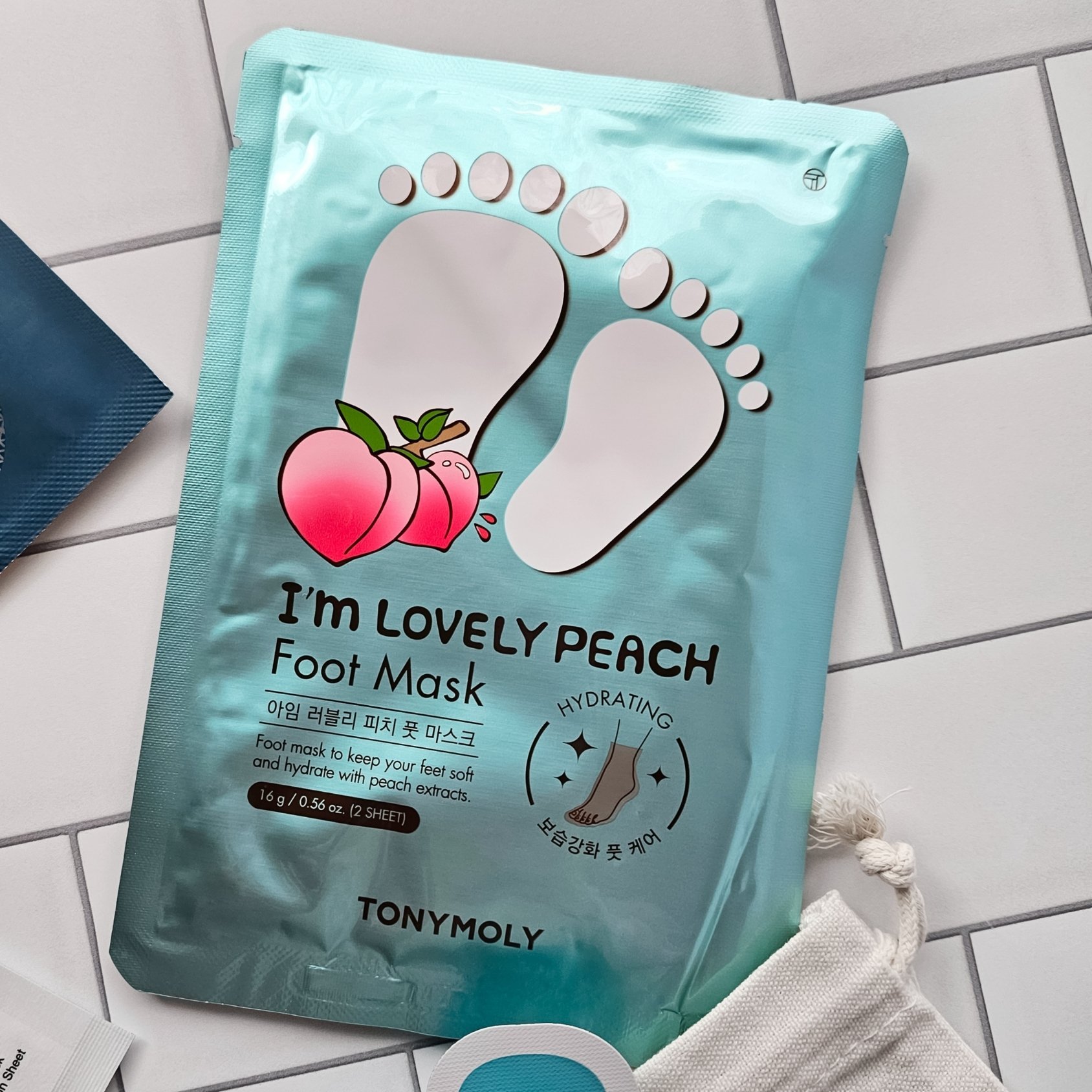 i'm-lovely-peach-foot-mask-tonymoly.jpg