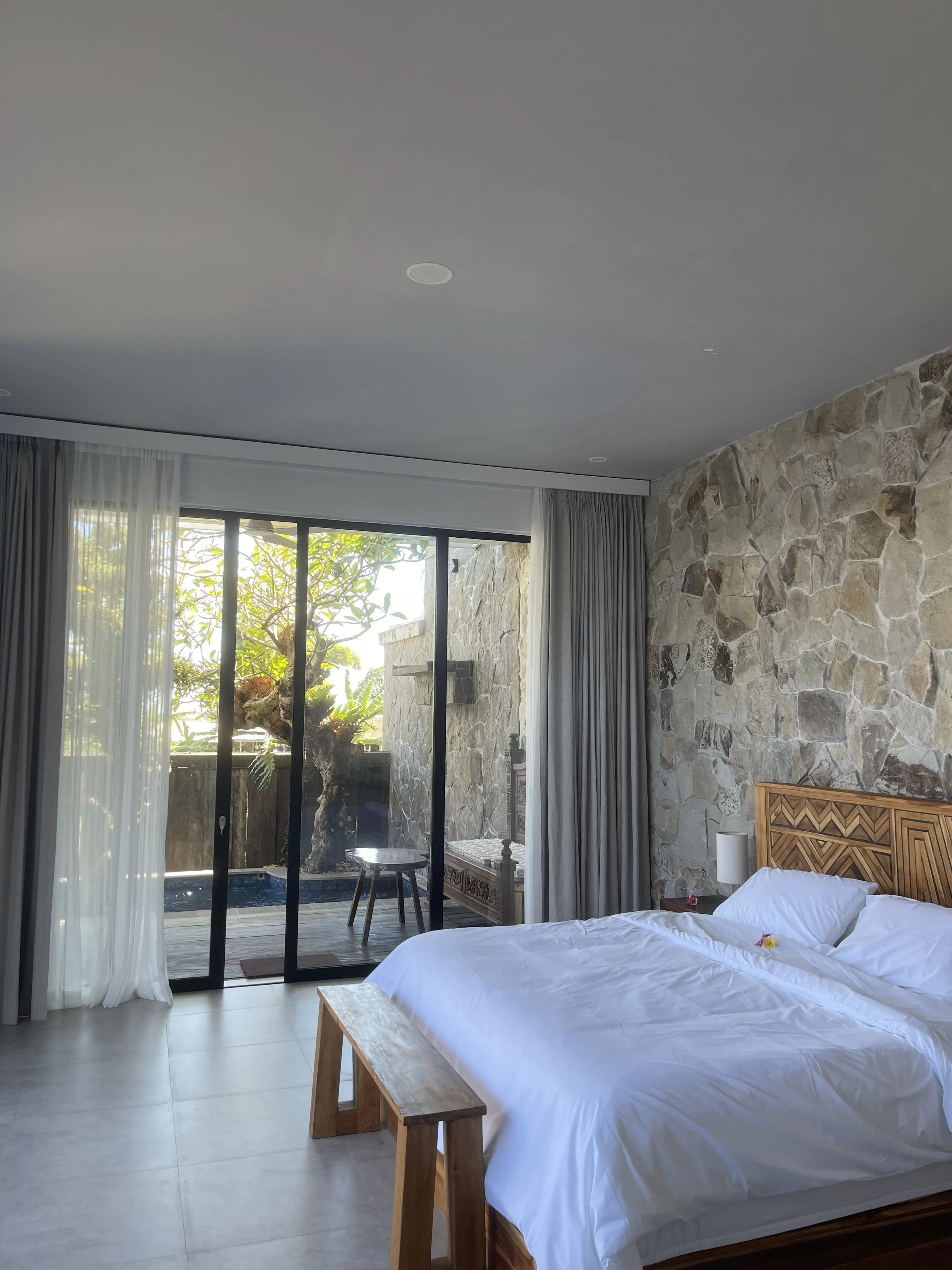laurahealingcentreguestroom1pool.jpg