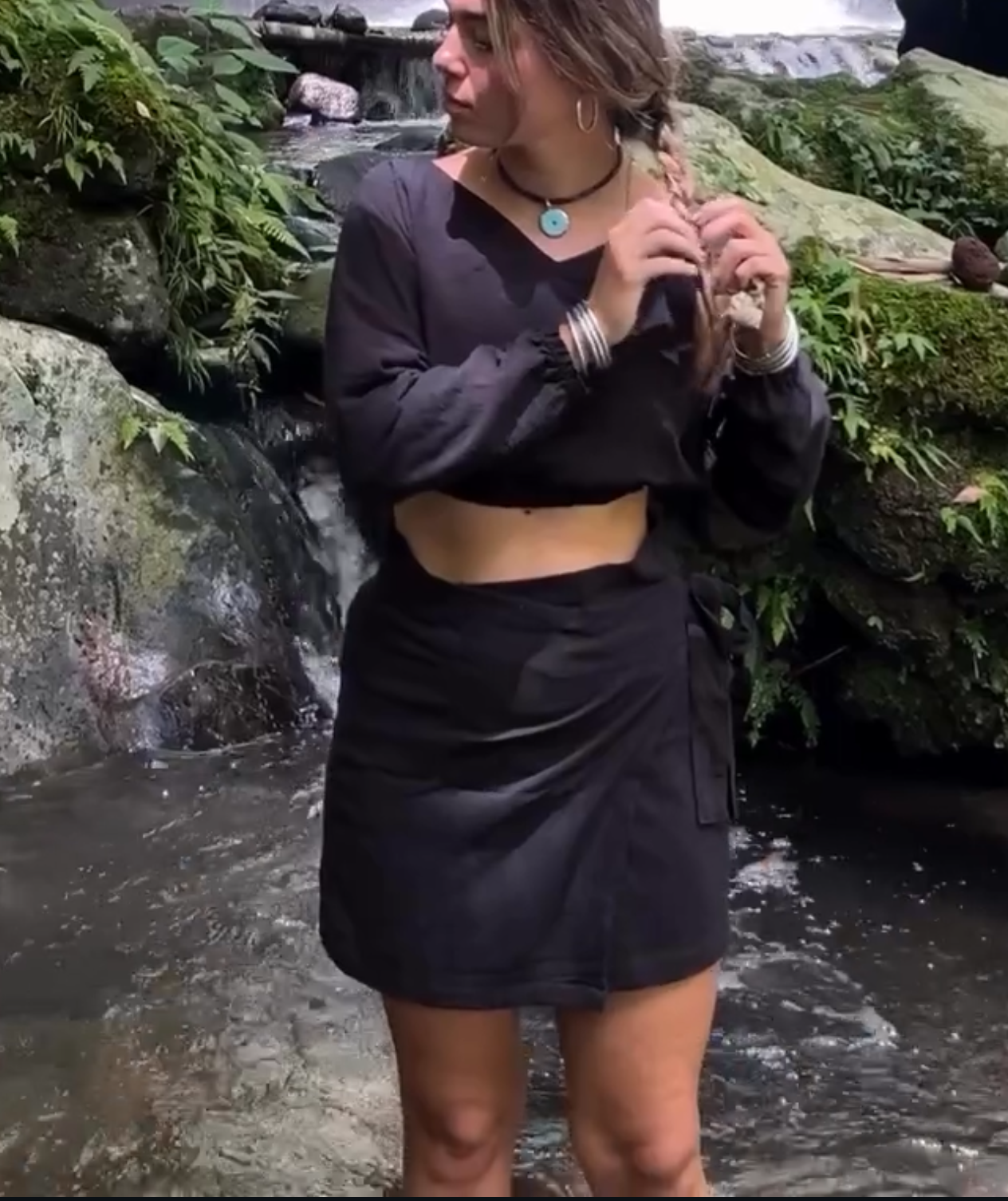 annatieskirtblack2.jpg