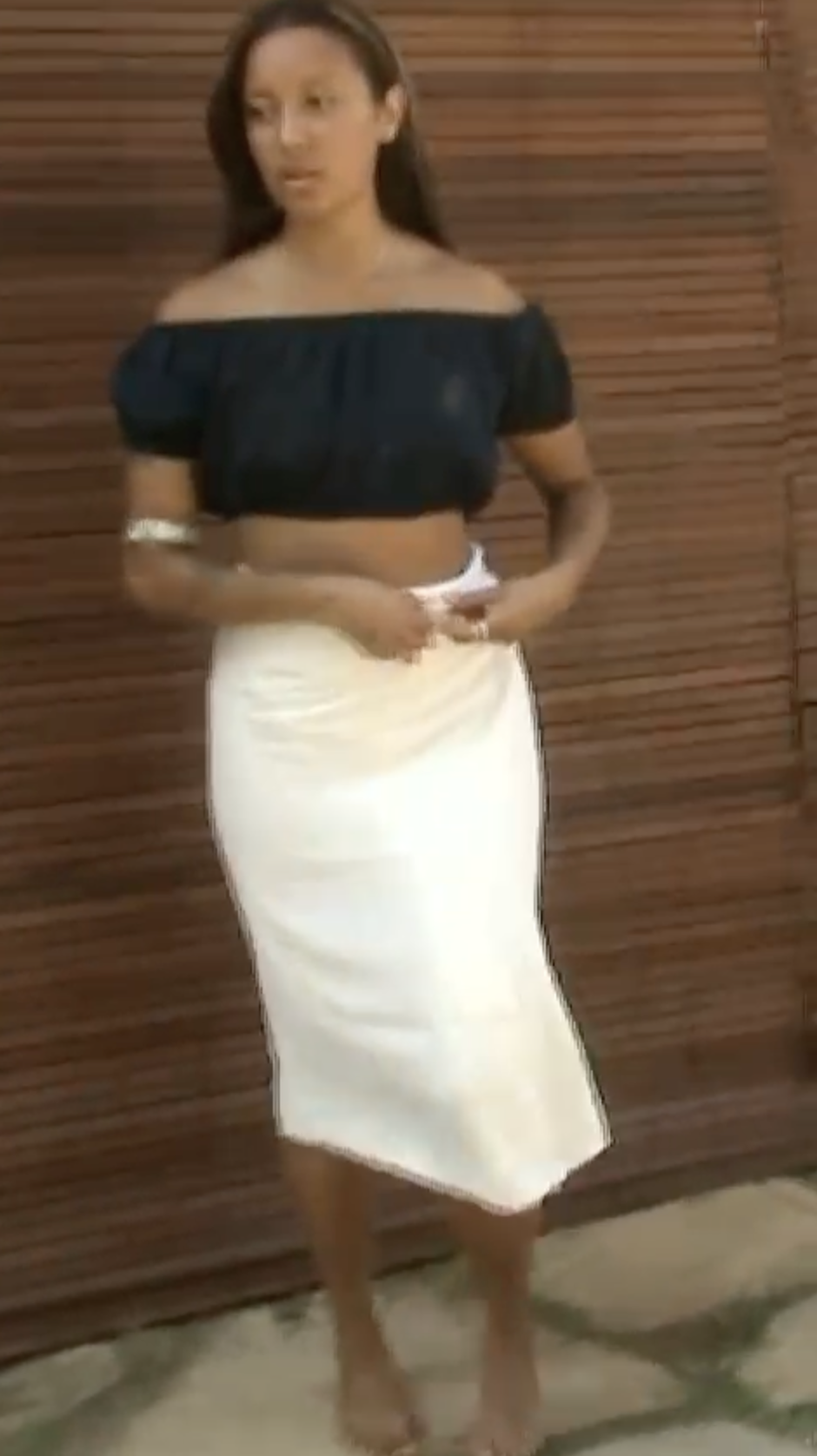 laurathelabellilytopmarnisarong.jpg