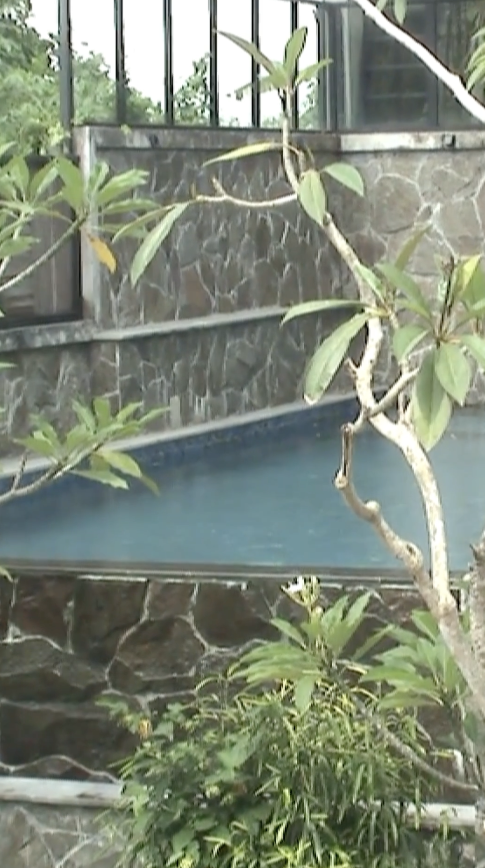 laurahealingcentrepool2.jpg