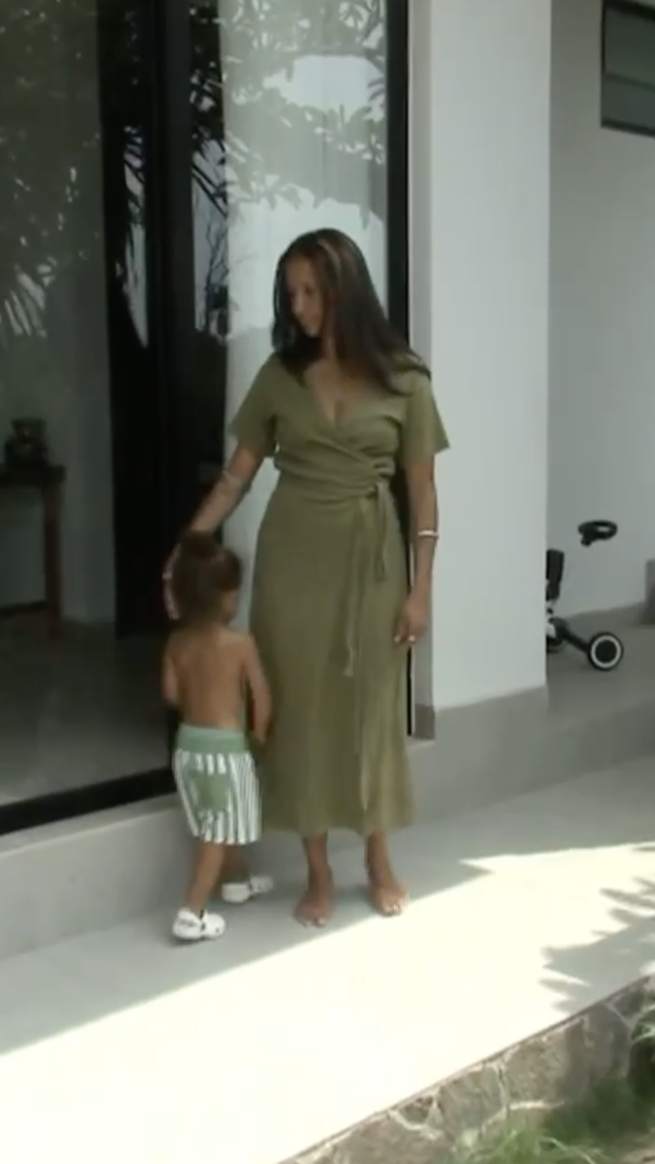 laurathelabelenyadressolive.jpg