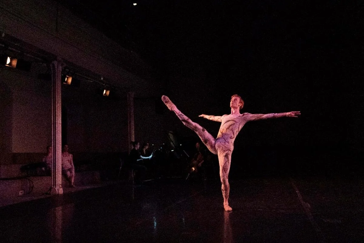 Uncaged by Antonia Franseschi - Leg Front.JPG