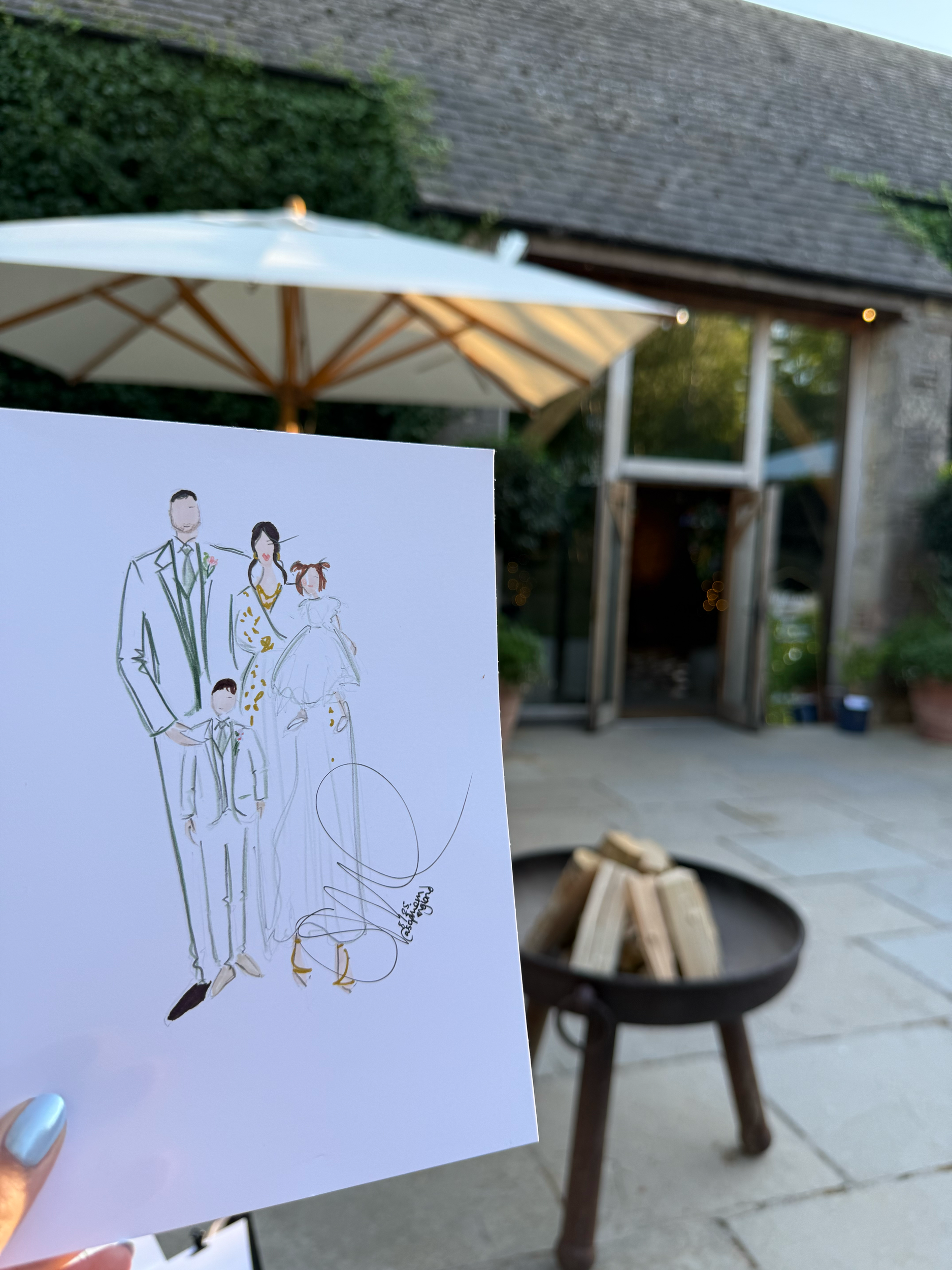 family portrait live fashion illustration at wedding