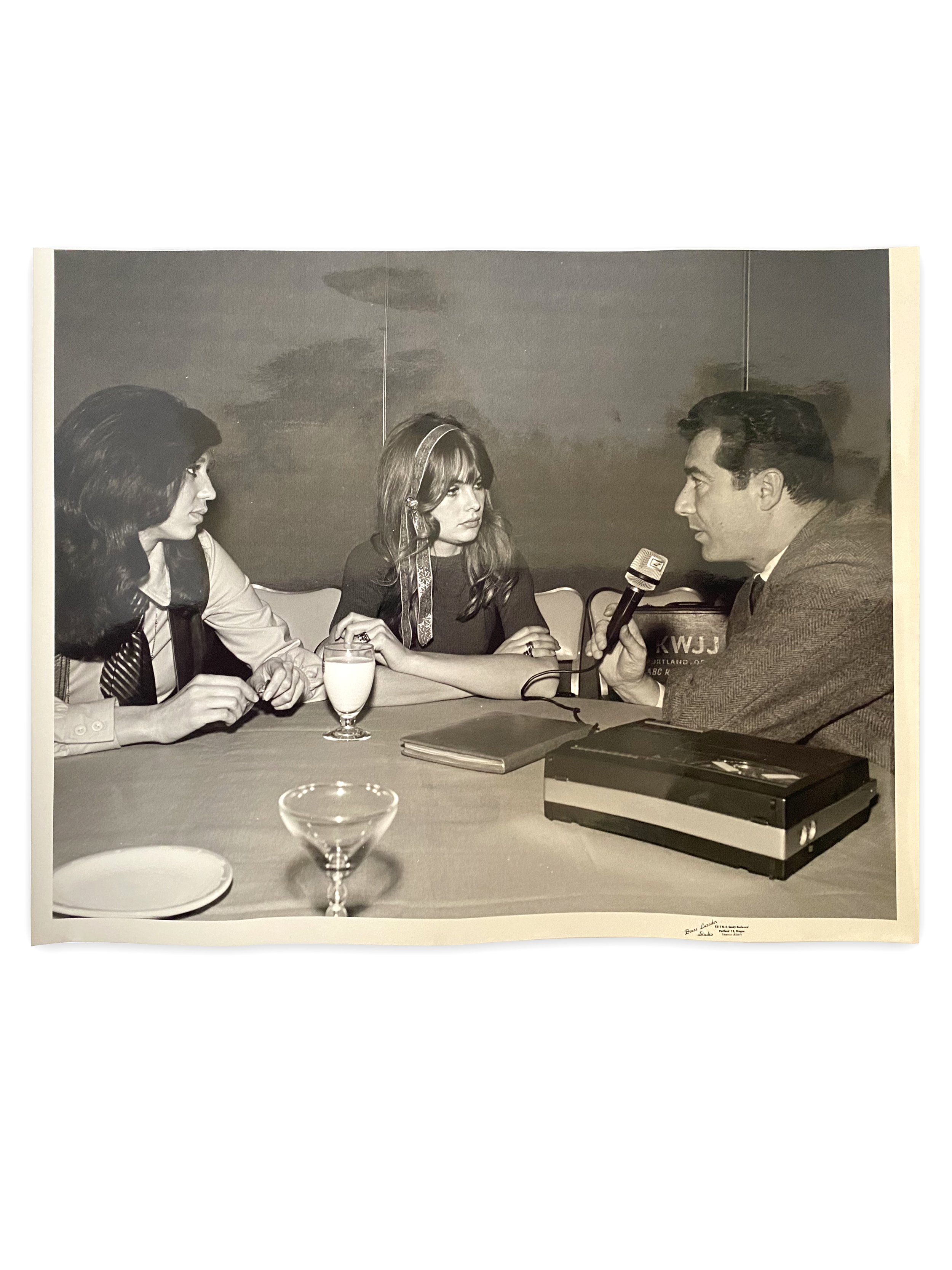 Jean Shrimpton press reception, Portland, Oregon - January 1968 (photo 2)