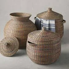 evie-seagrass-handmade-basket-with-lid-and-handles-natural-tones-storage-design-accent-image2.jpg